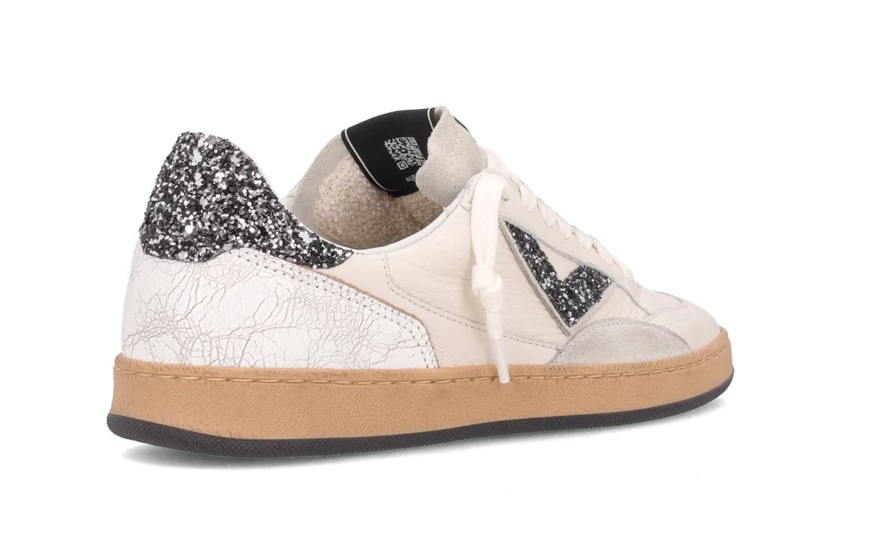 4b12 Weiße Sneaker