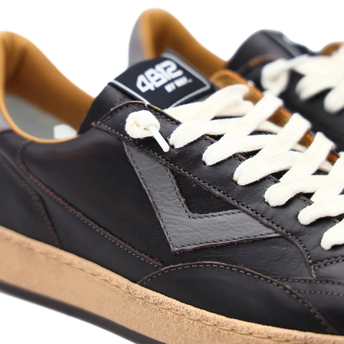4b12 Sneakers Blau