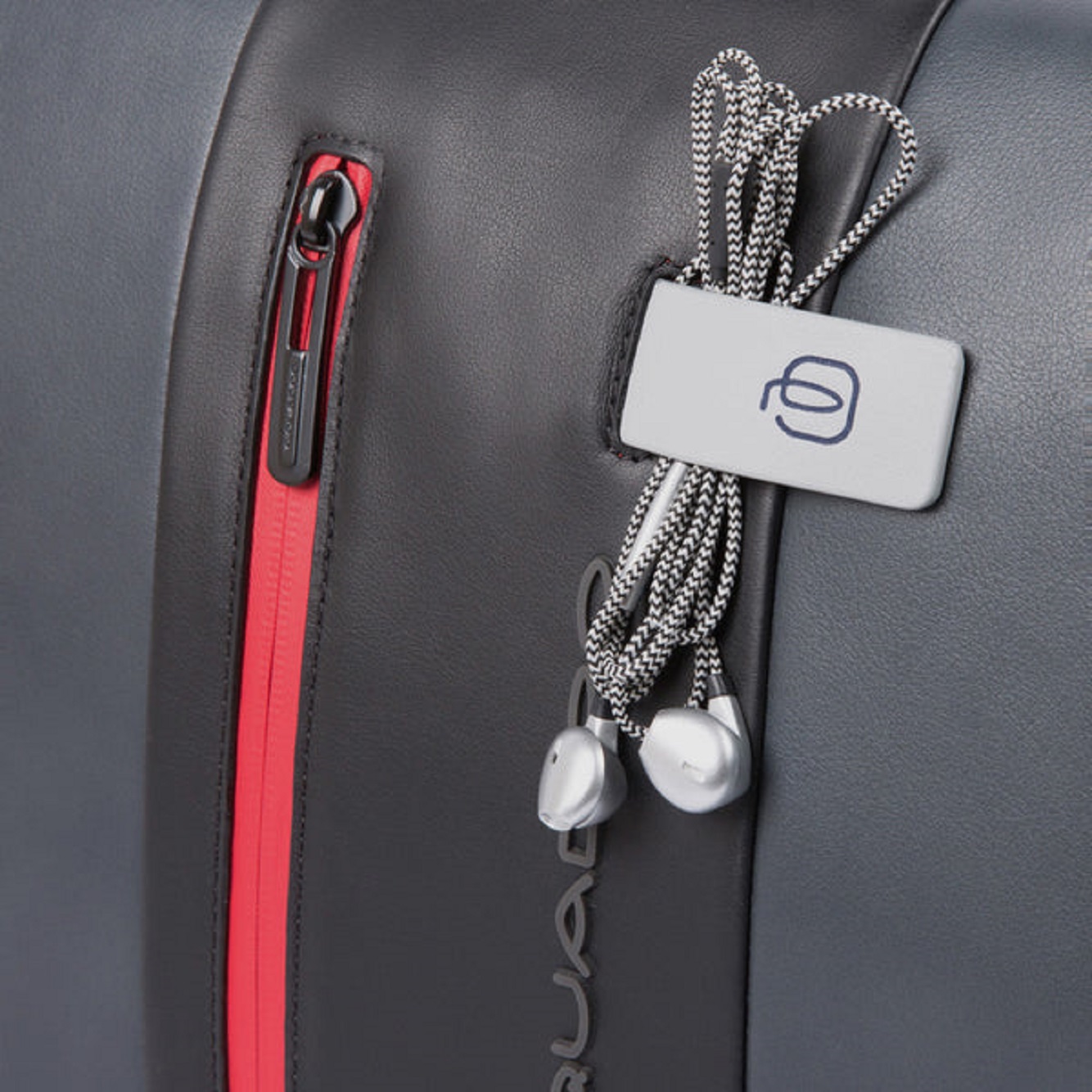 Bolsos Piquadro... Gris