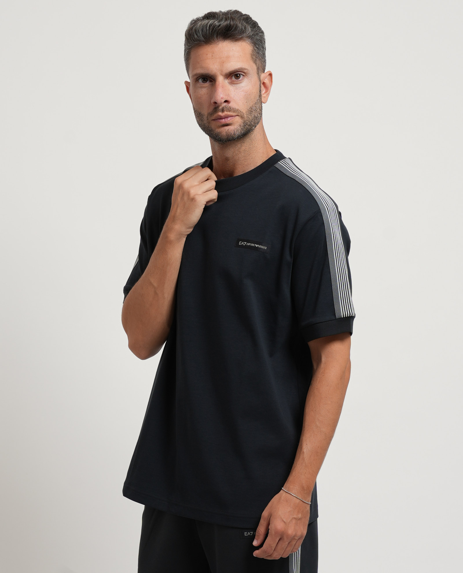 Emporio Armani T-Shirts und Blue Polo
