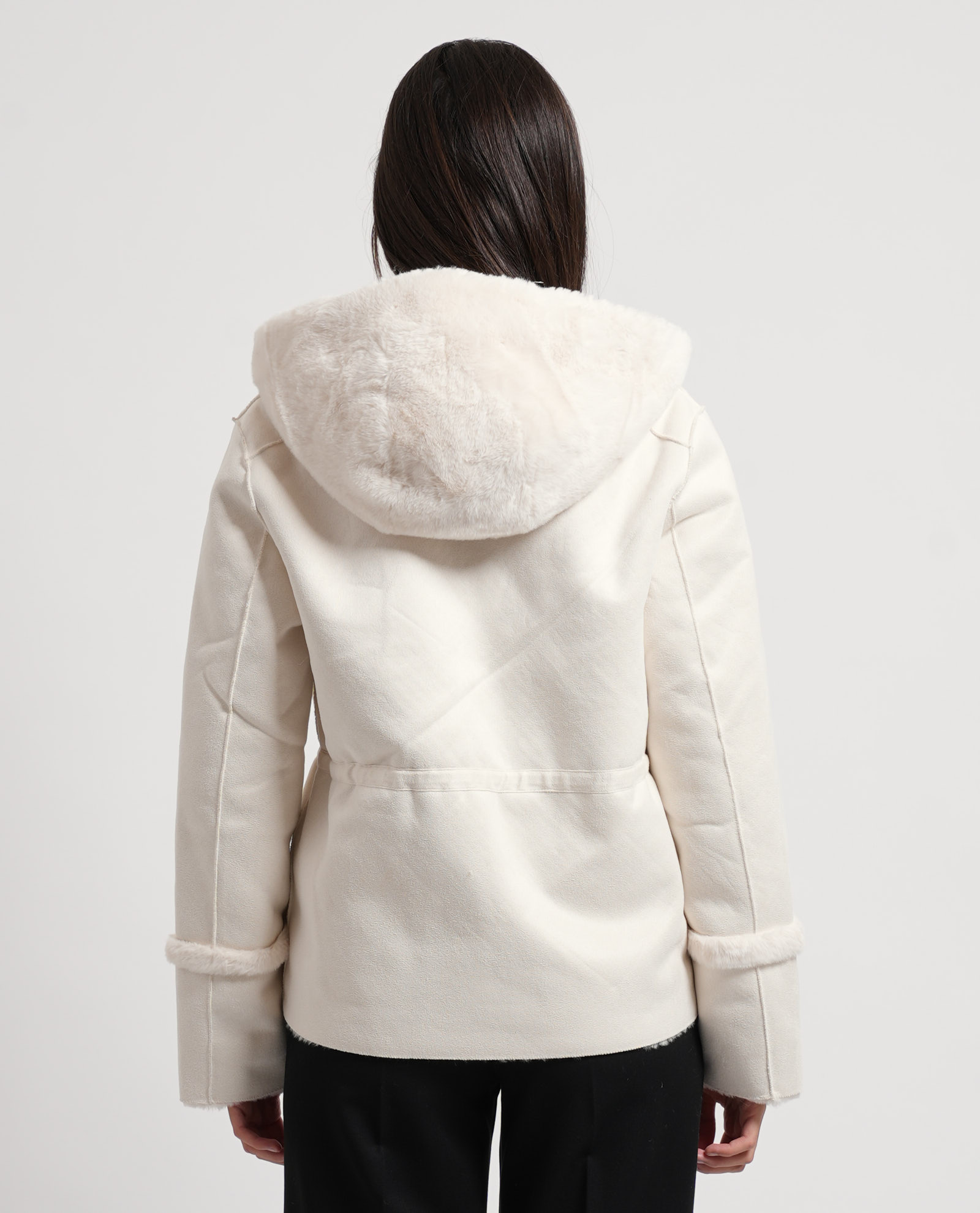 Gaudì Chaquetas blancas
