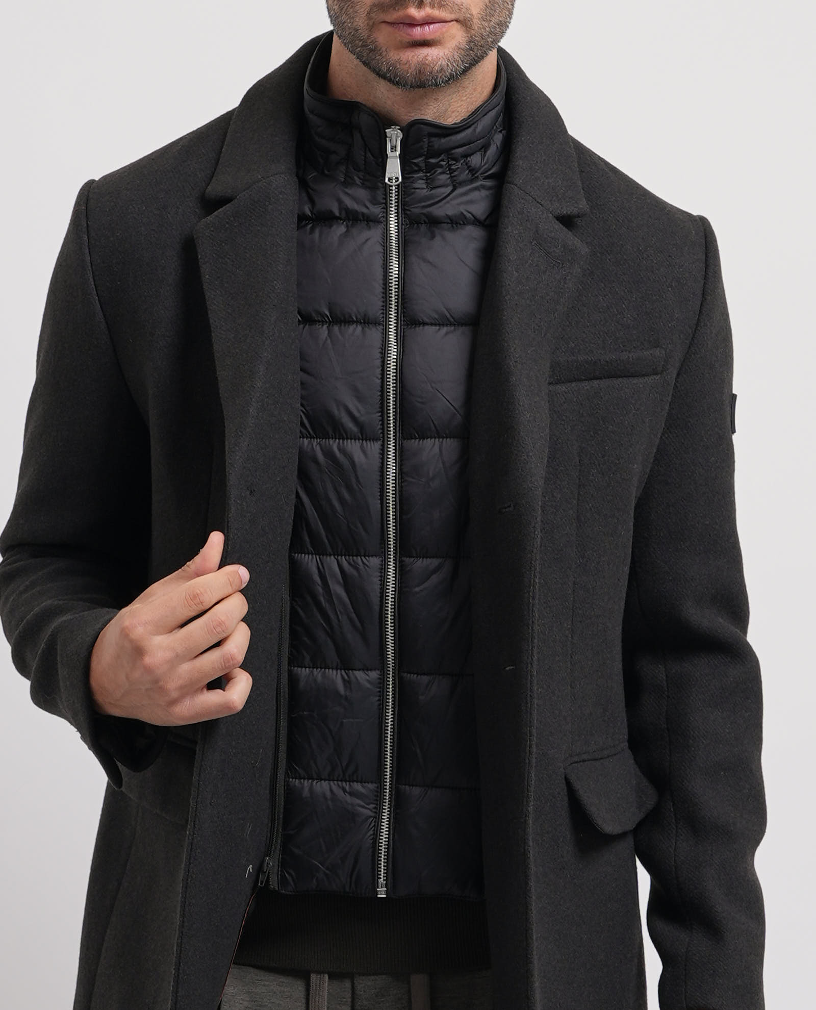 Yes Zee Chaquetas Moro