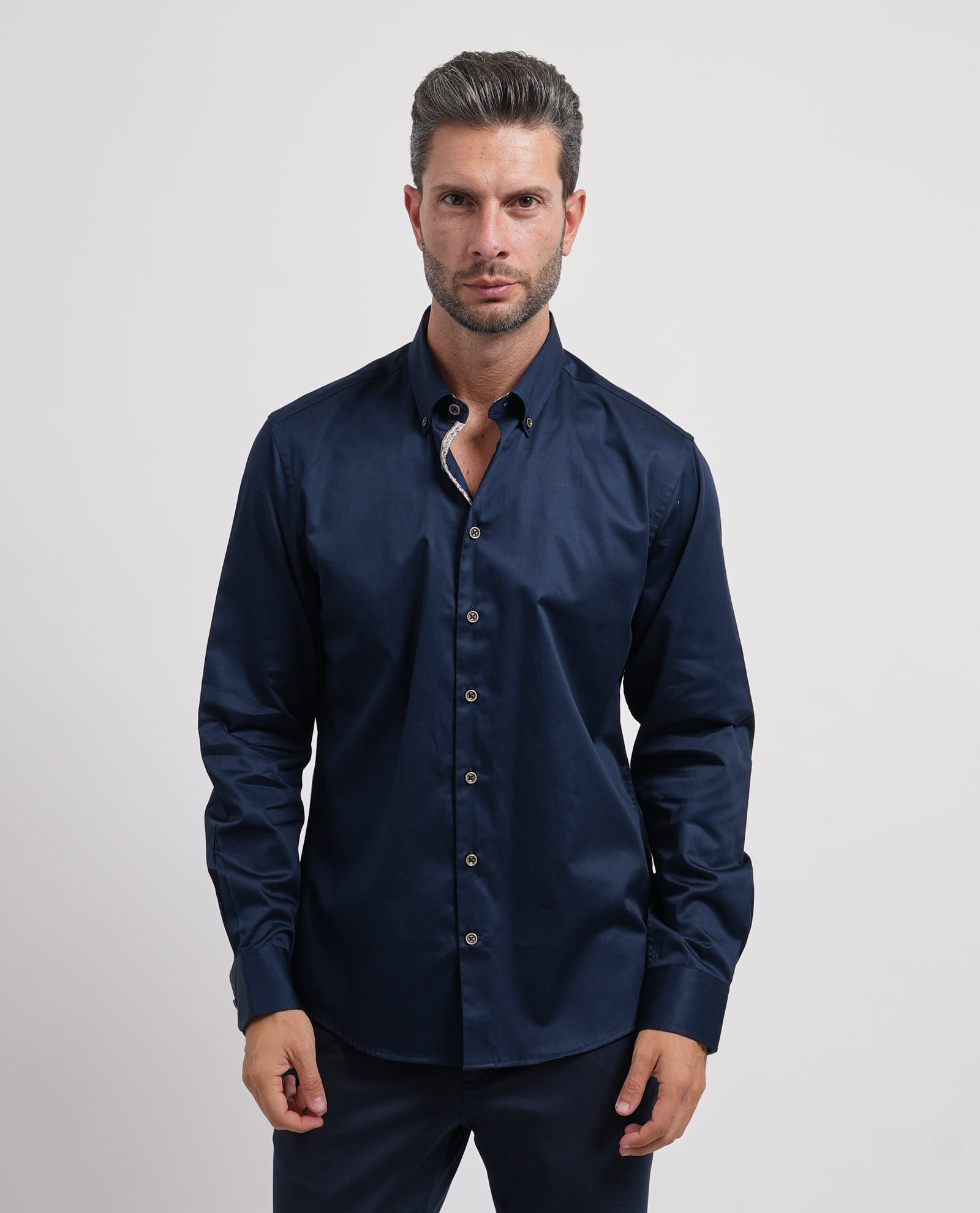Bugatti Blaue Hemden