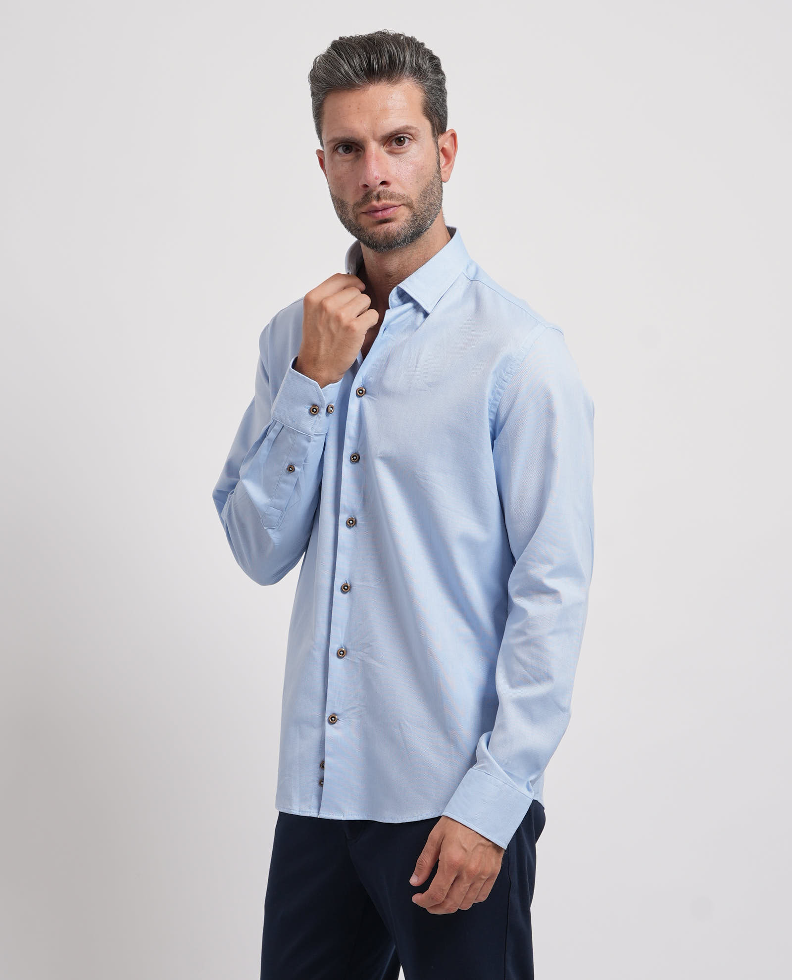 Bugatti Blaue Hemden