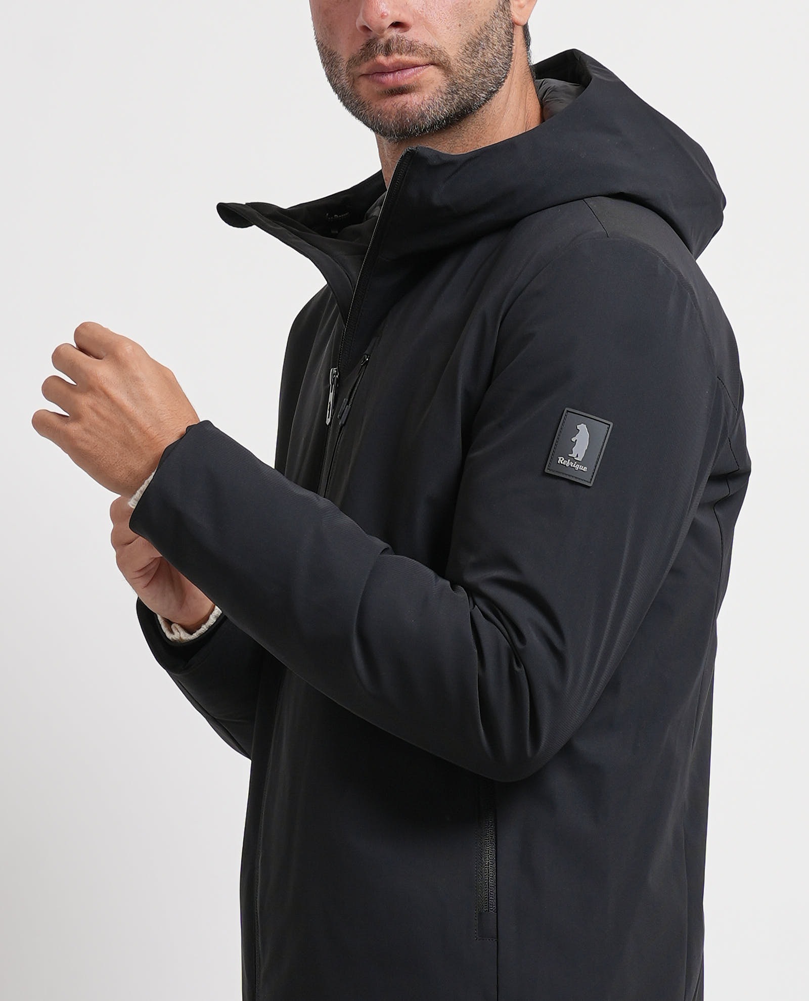 Refrigue Chaquetas Negro