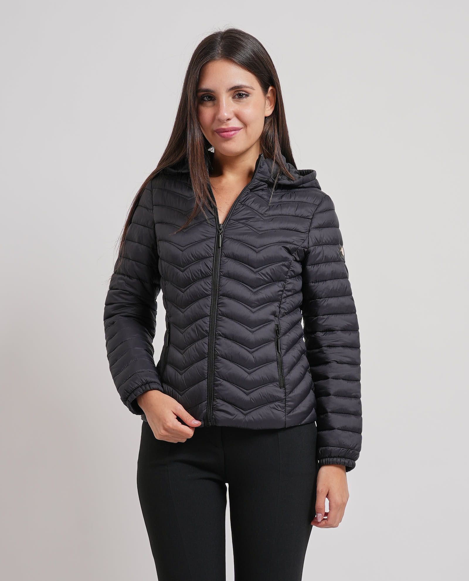 Edas Chaquetas Negro