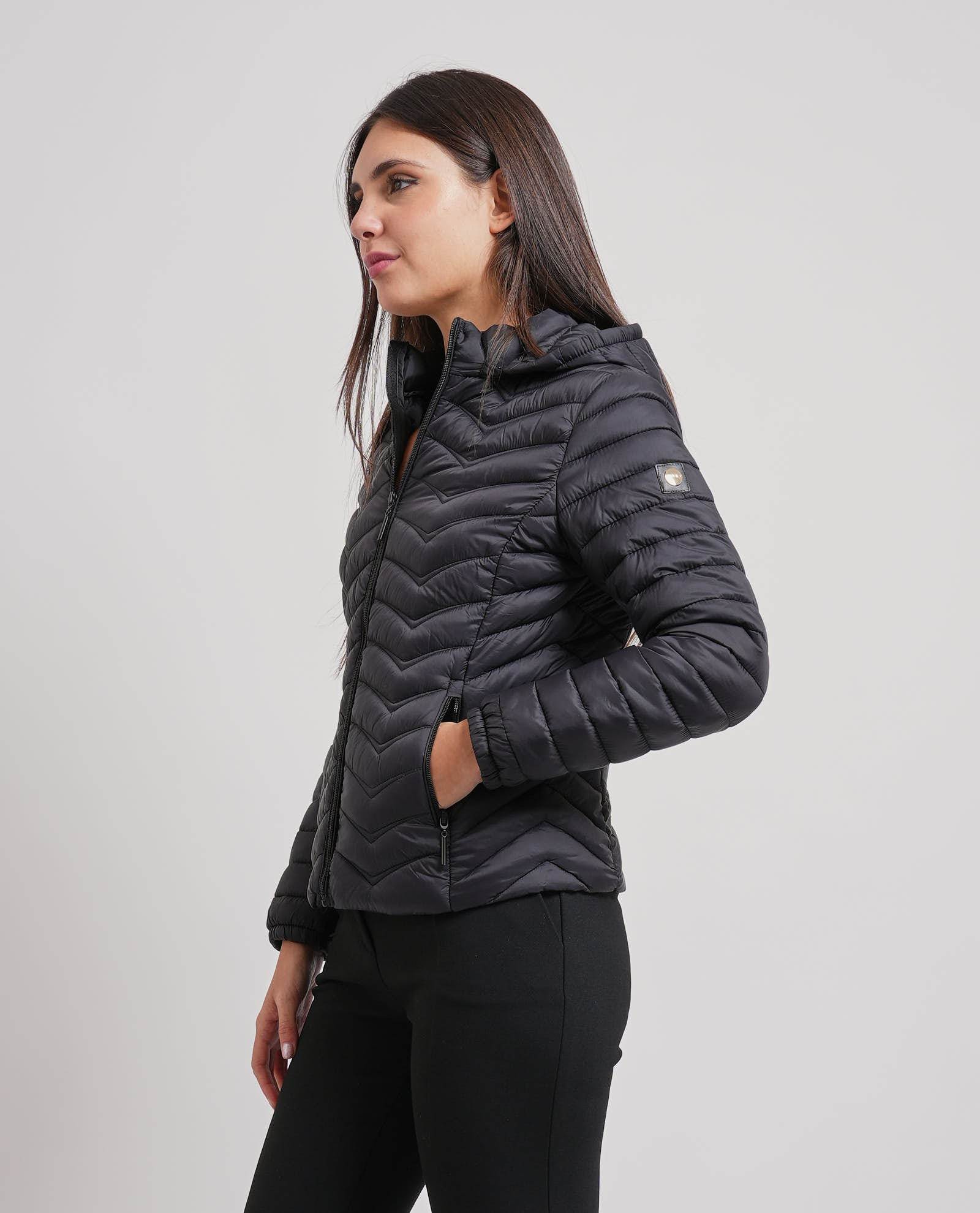Edas Chaquetas Negro