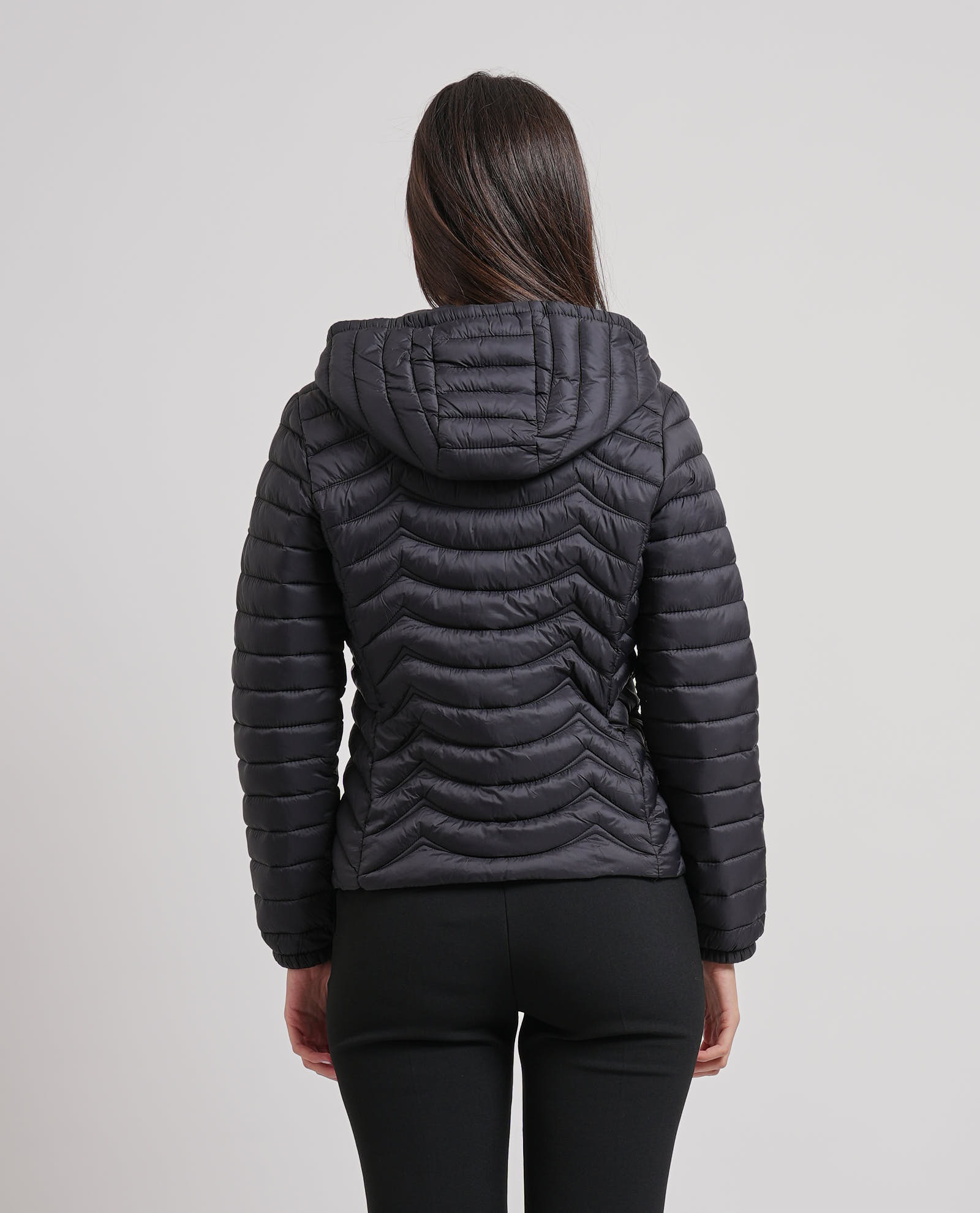 Edas Chaquetas Negro