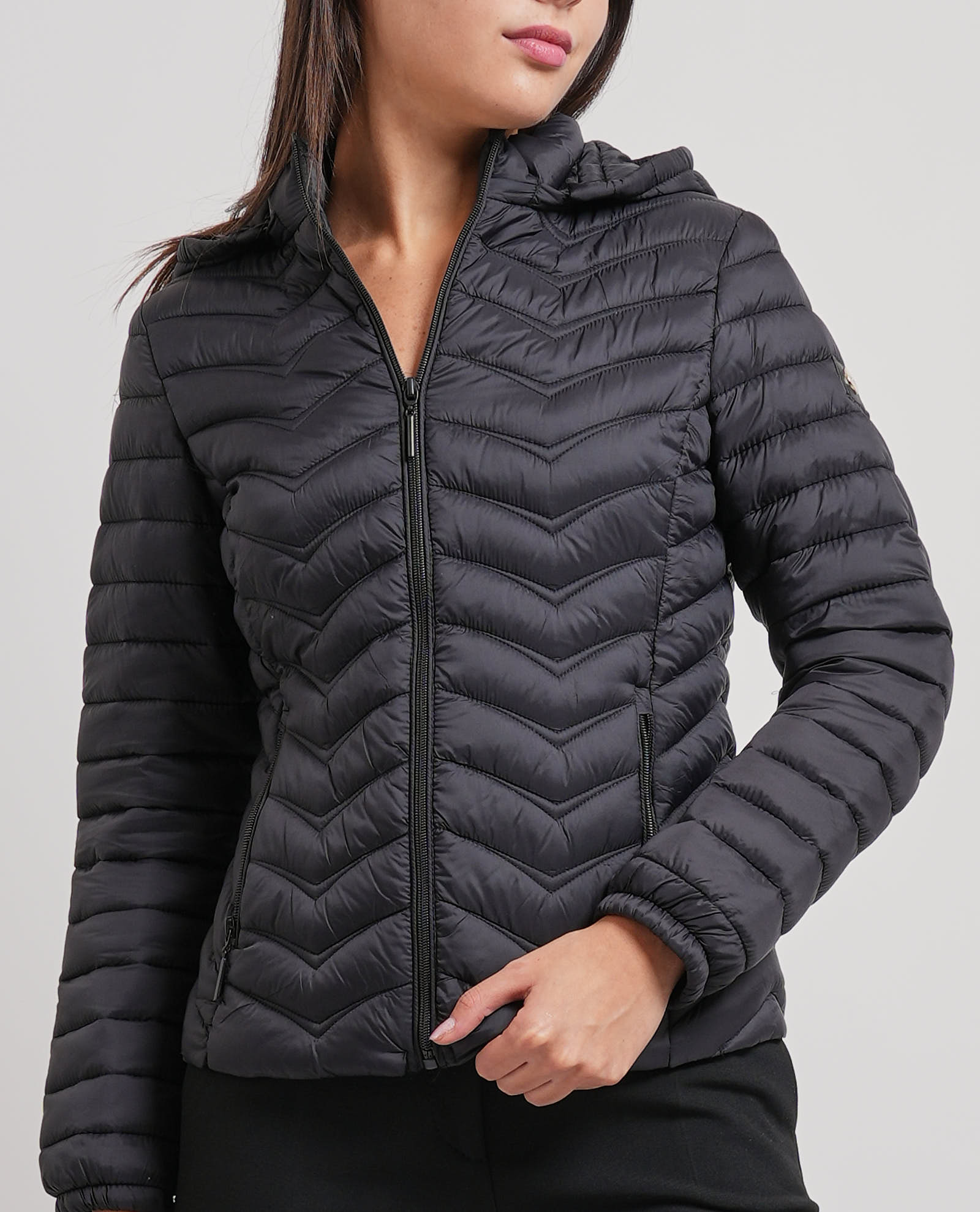 Edas Chaquetas Negro