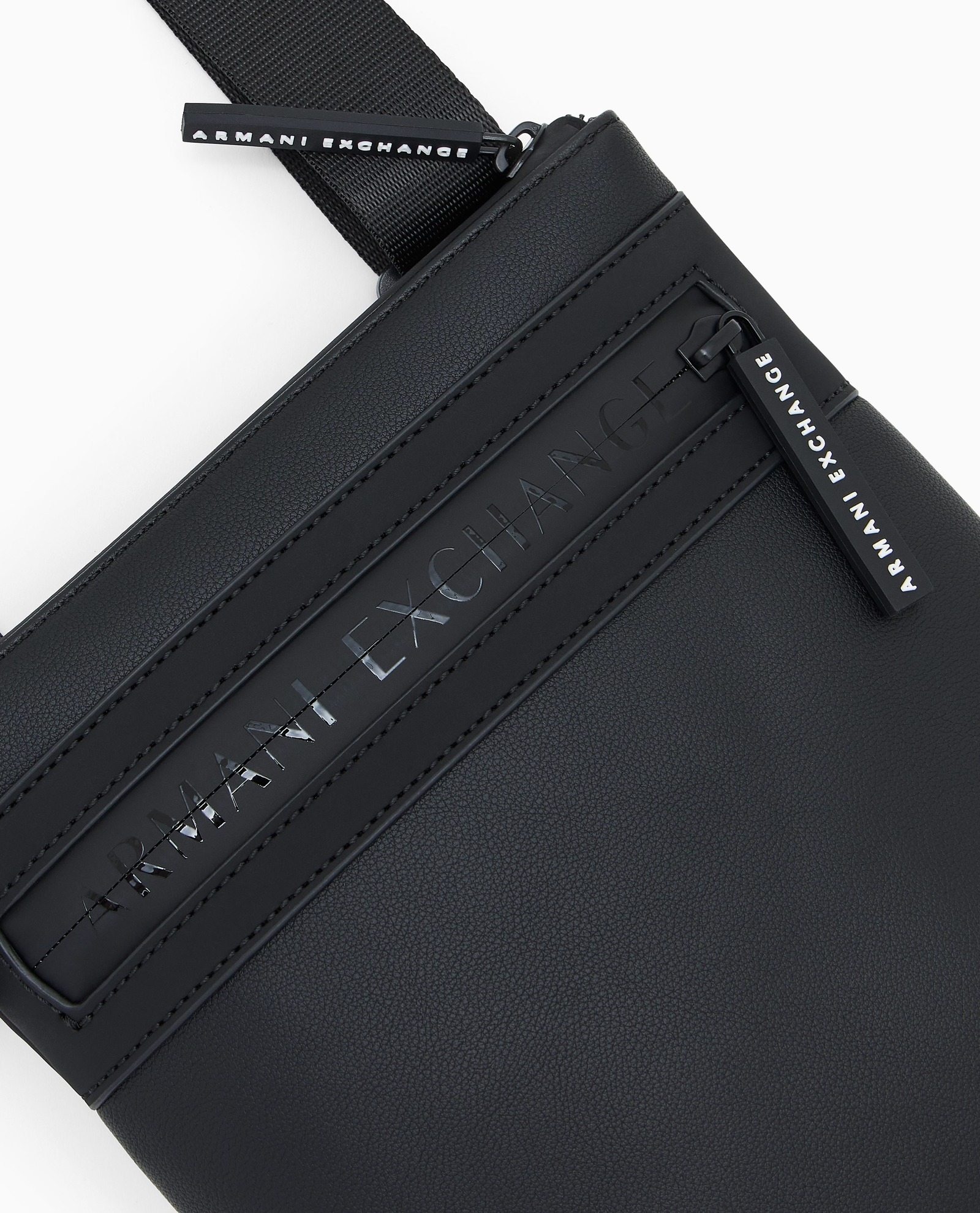 Armani Exchange Zakken. Blauw