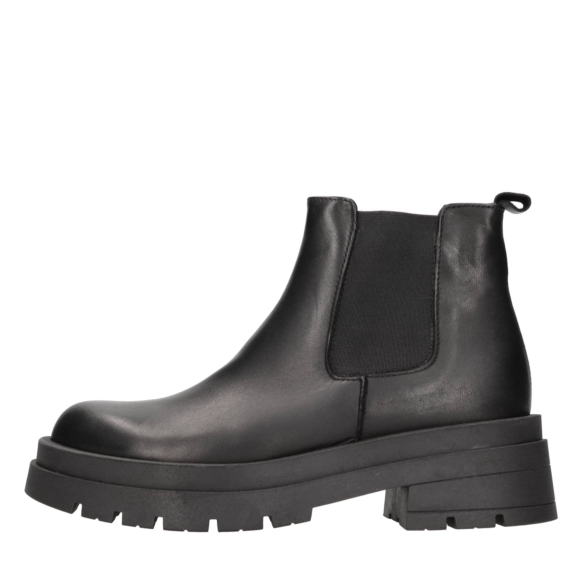 JOY WENDEL Boots Black