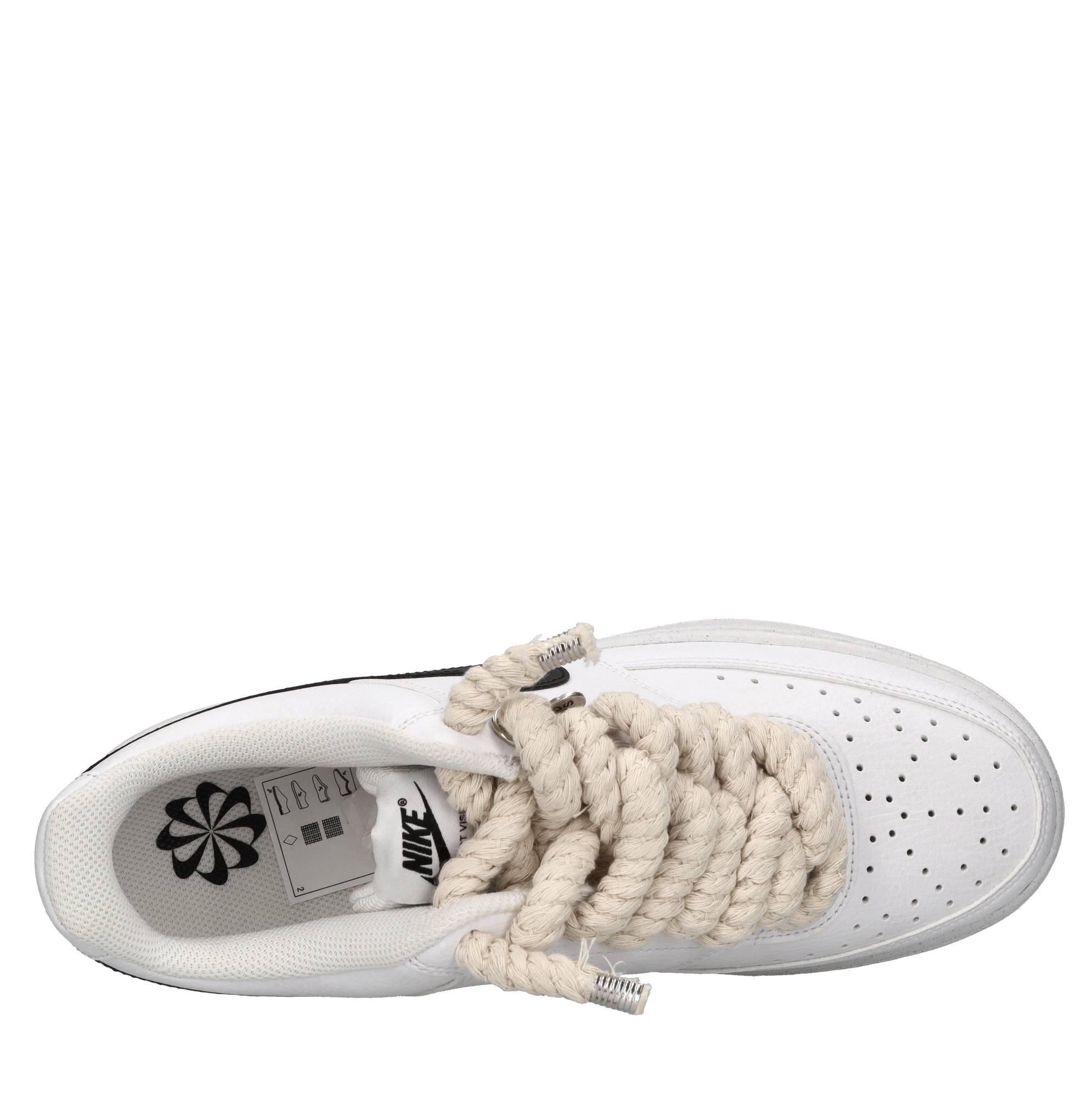 NIKE SEDDYS Sneakers