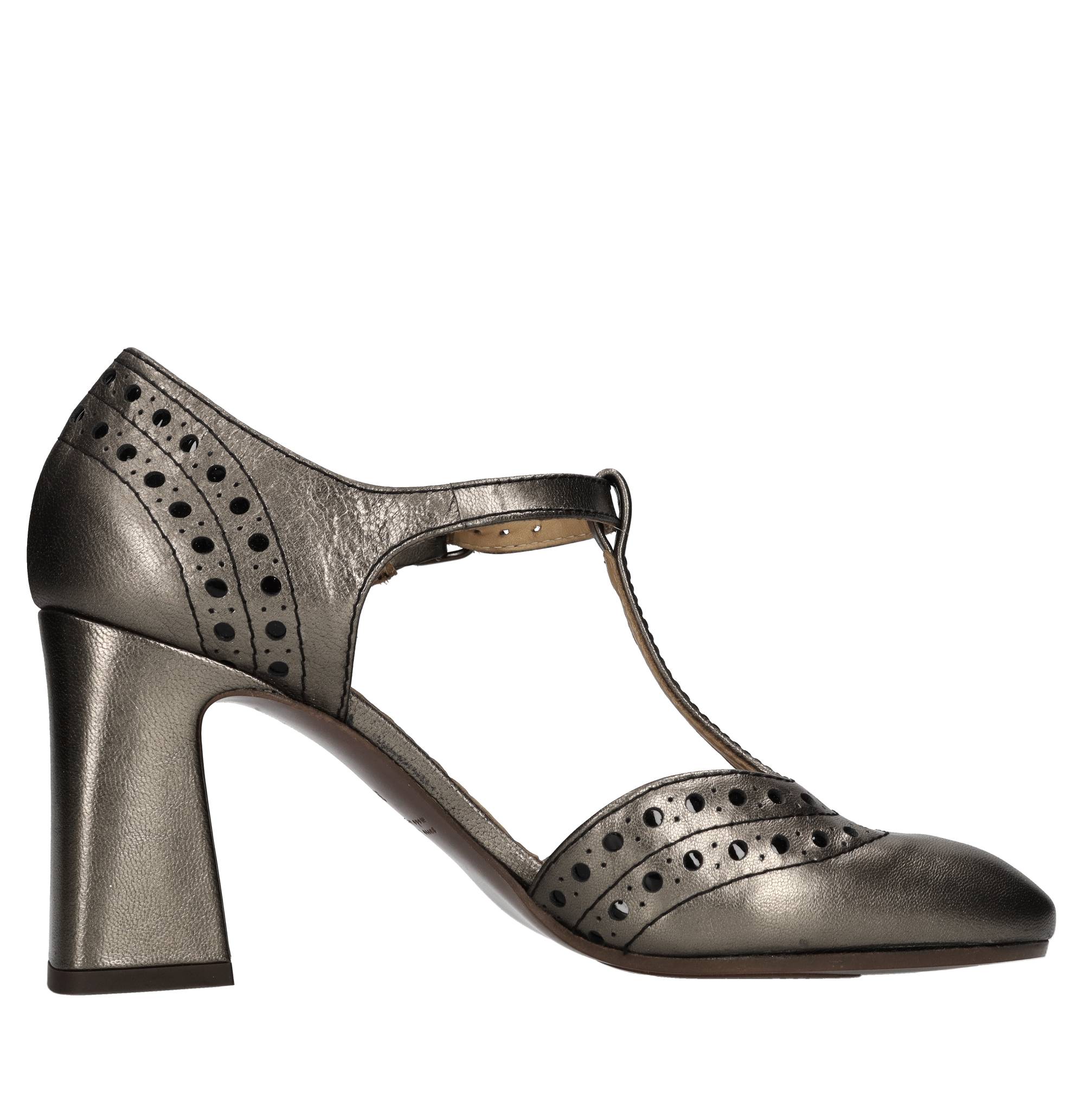 Chie Mihara Zapatos con tacón gris