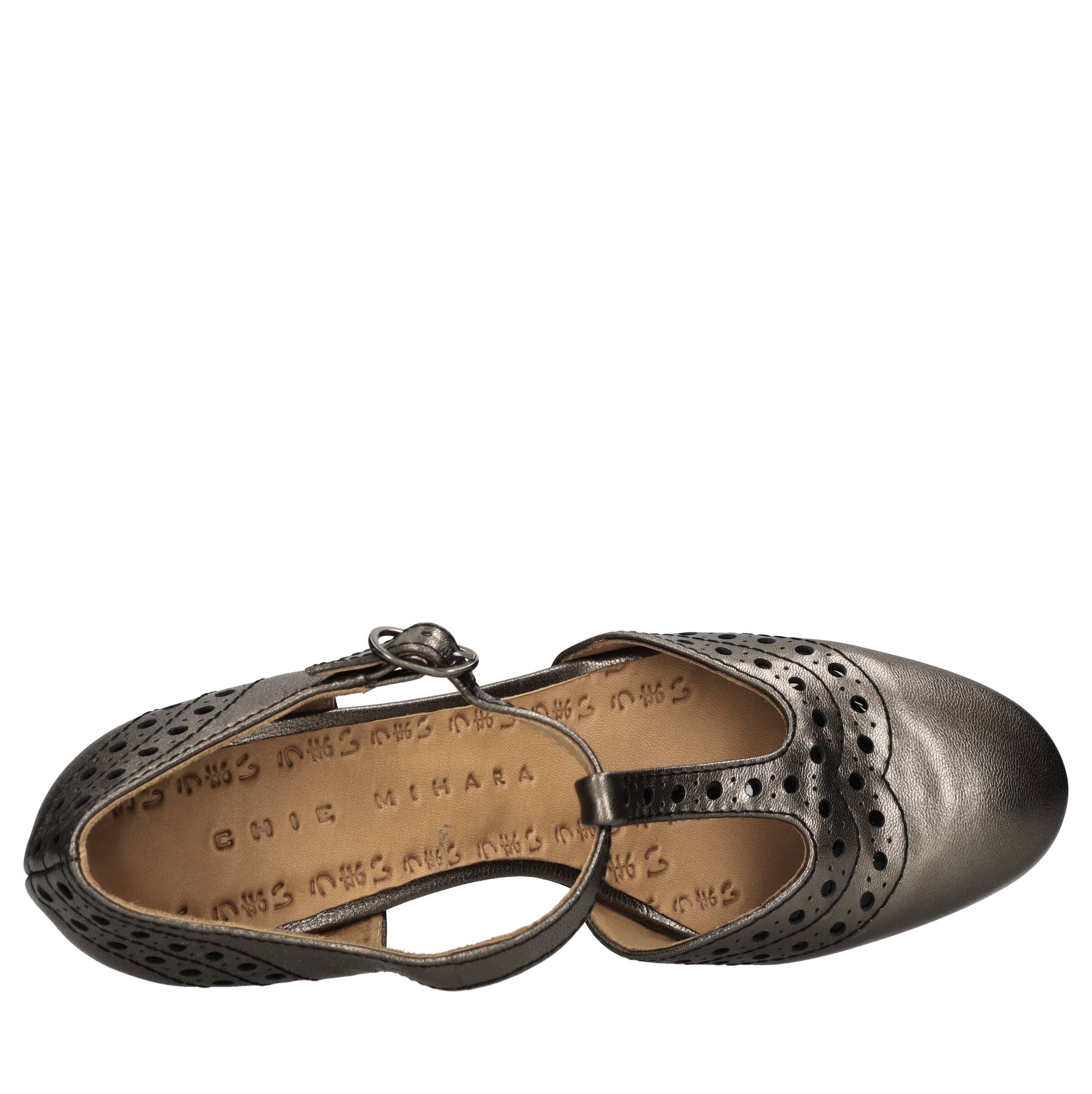 Chie Mihara Zapatos con tacón gris