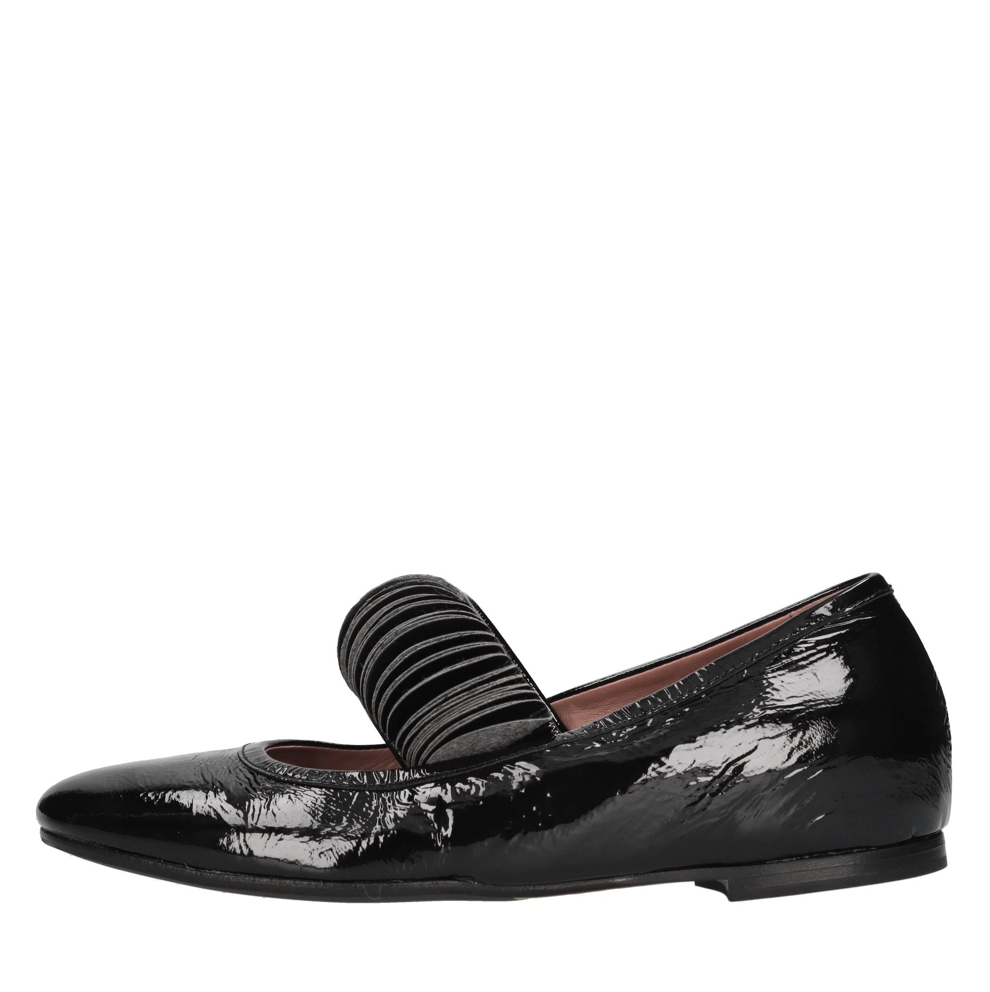 Lorena Paggi Lage schoenen zwart