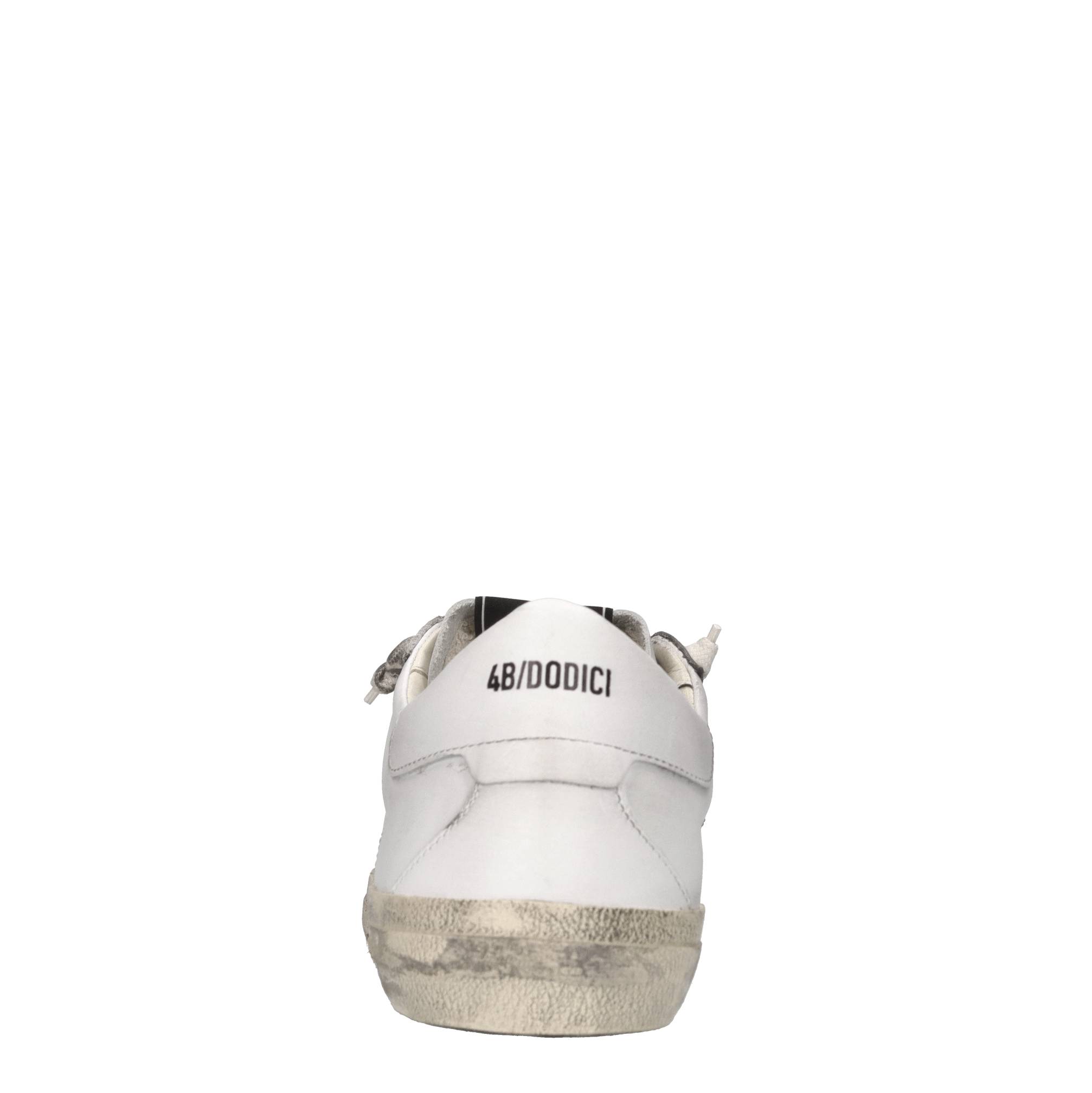 4b12 Witte sneakers