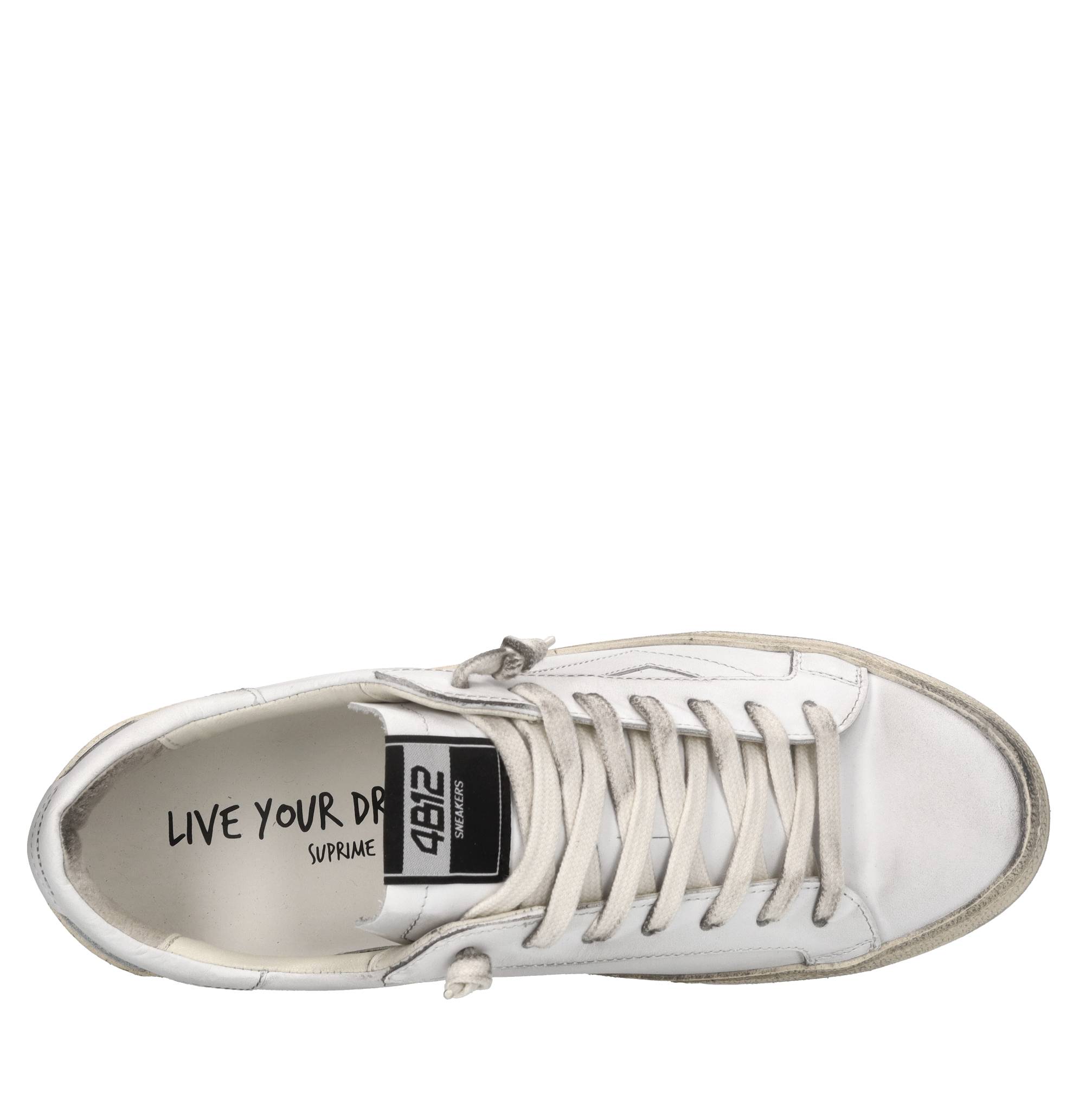 4b12 Witte sneakers