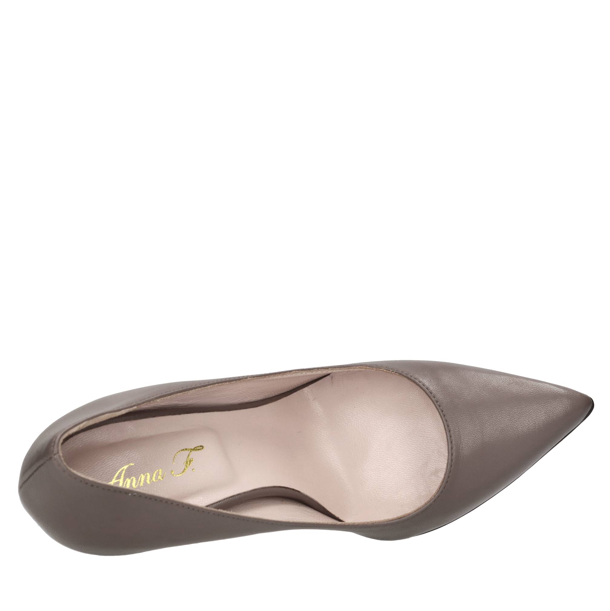 Anna F. With Heel