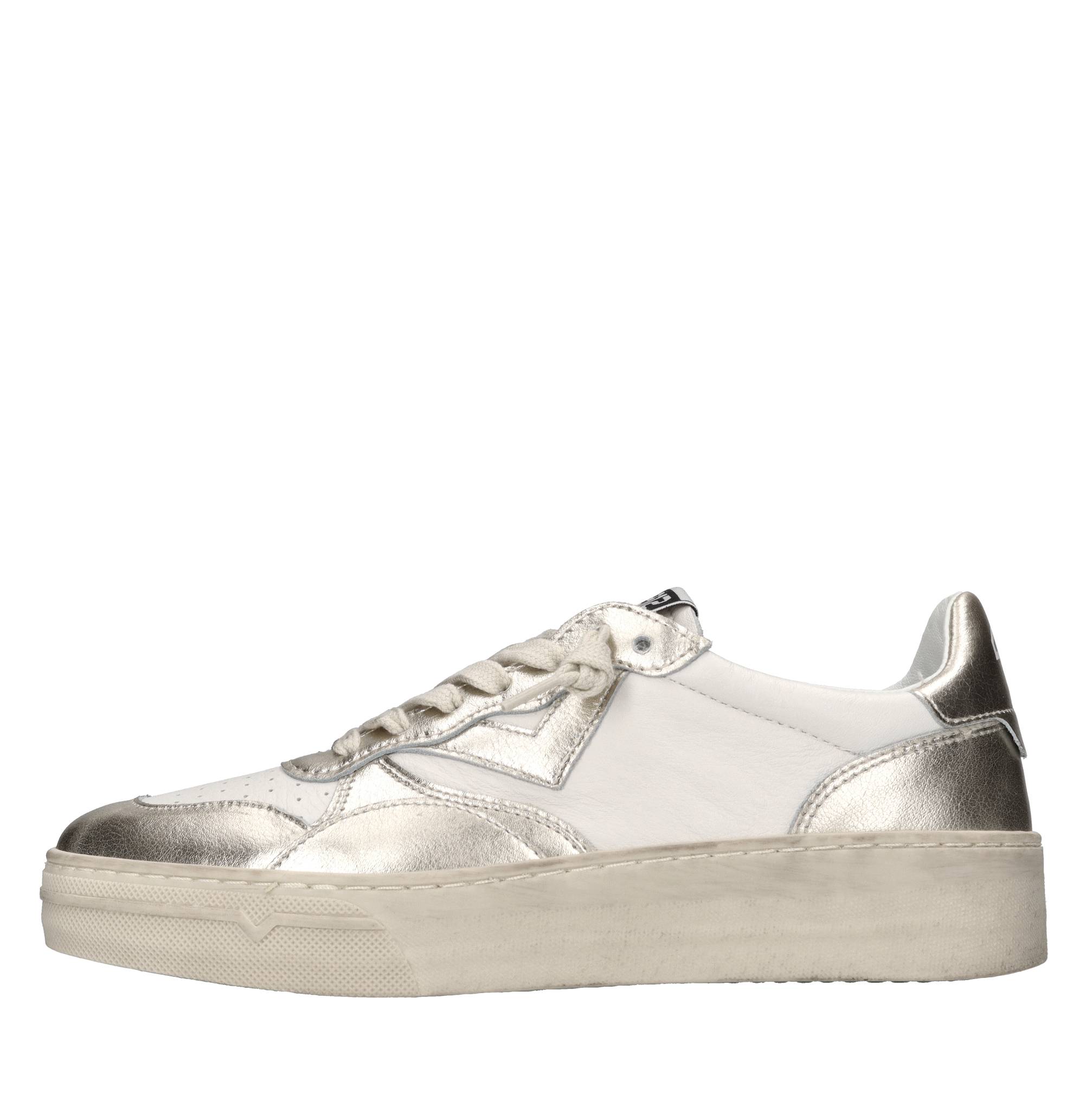 4B12 Sneakers