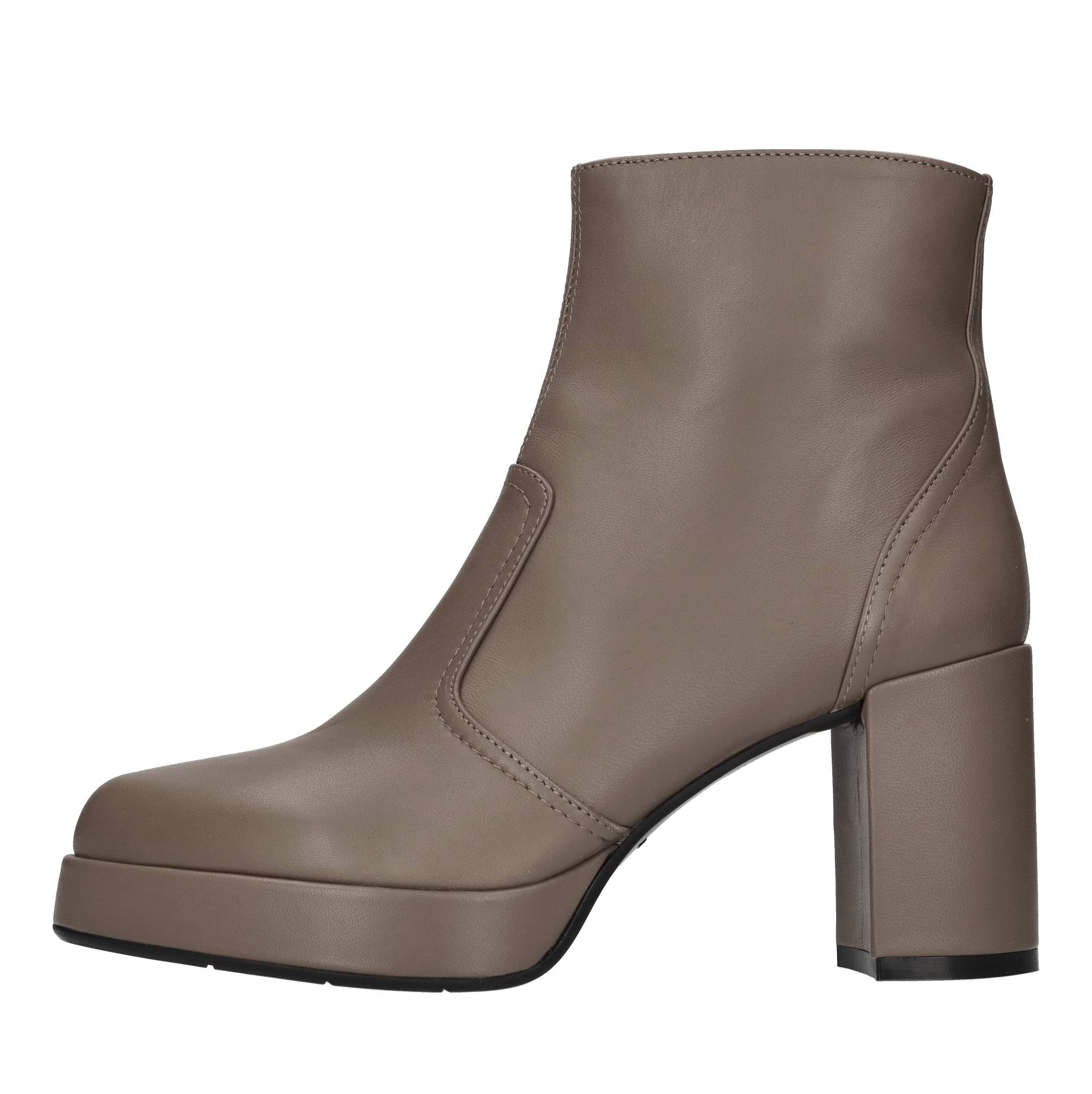 Silvia Rossini Bottes brunes