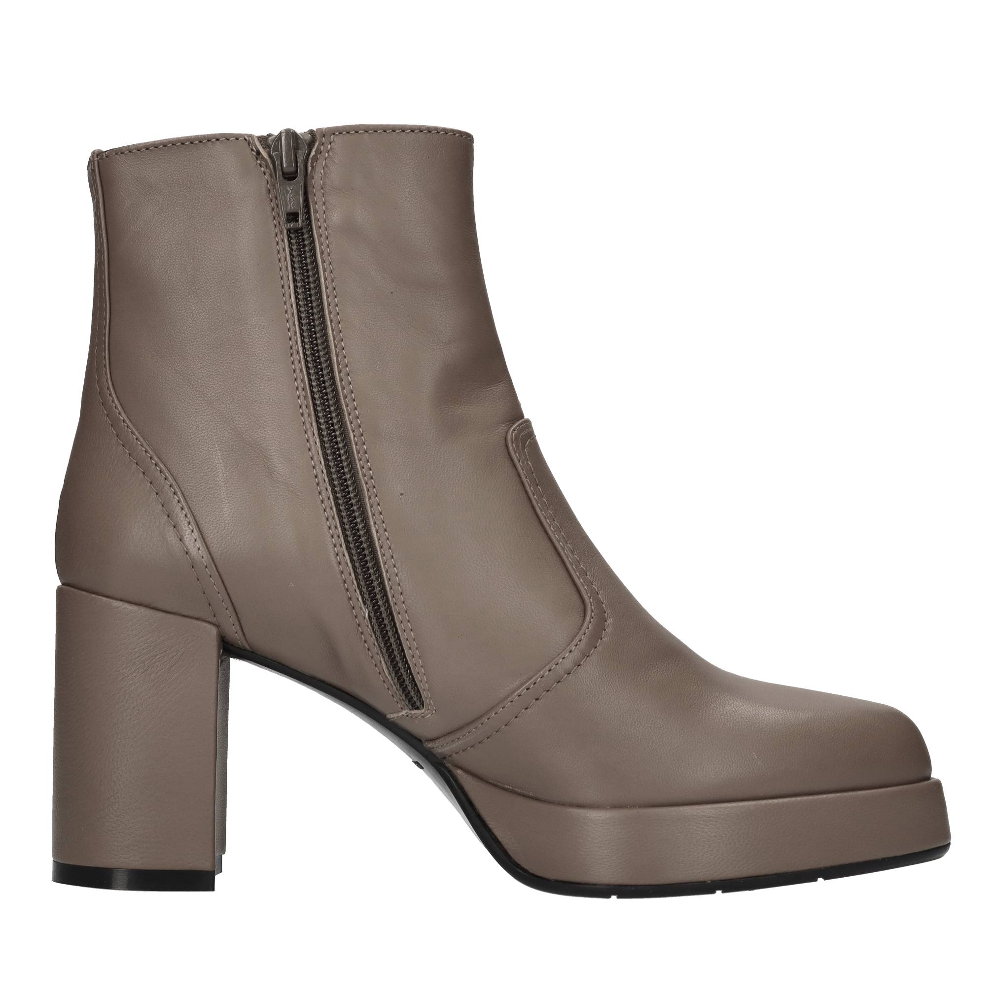 Silvia Rossini Bottes brunes