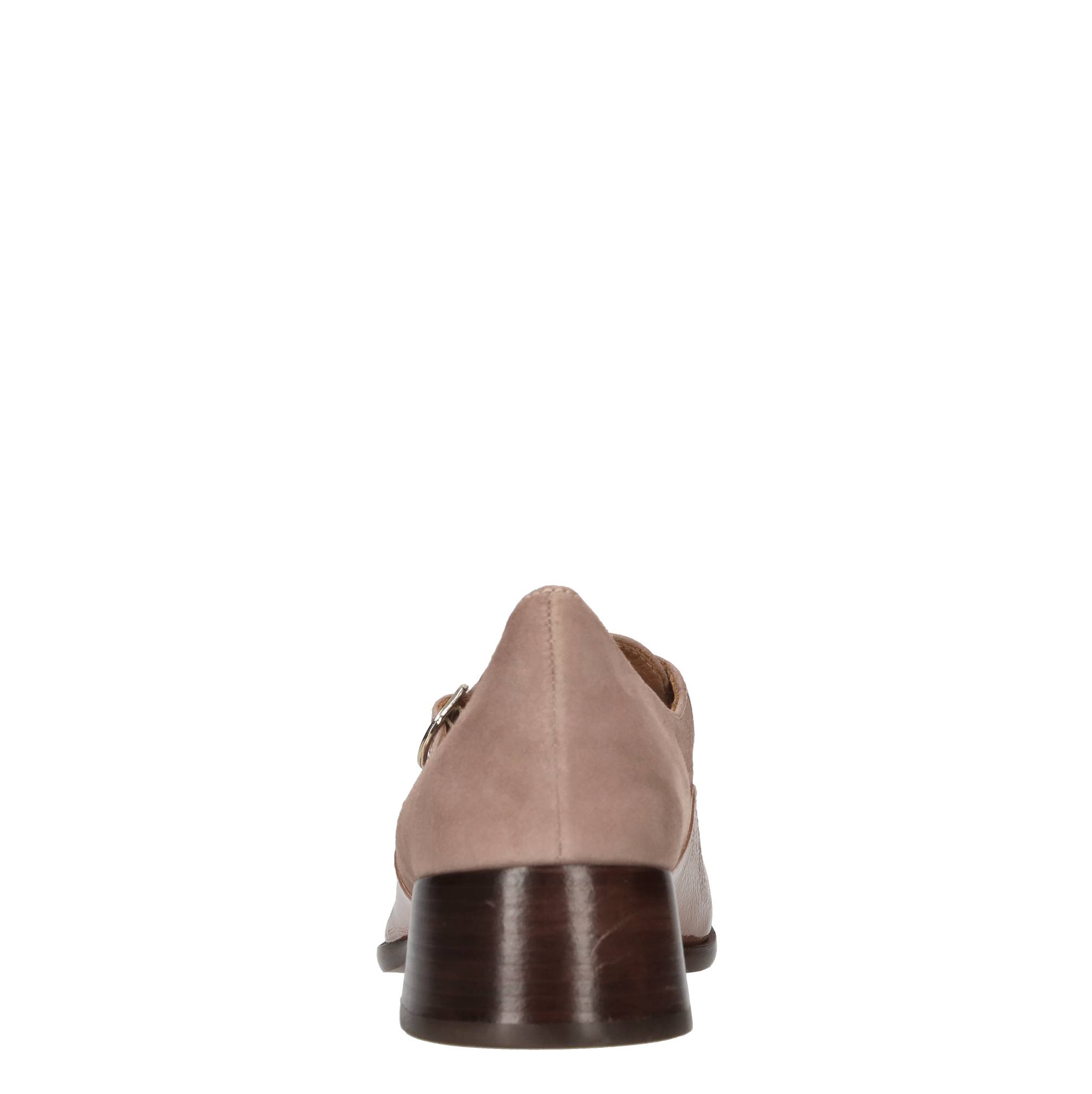 Chie Mihara Chaussures basses Brown
