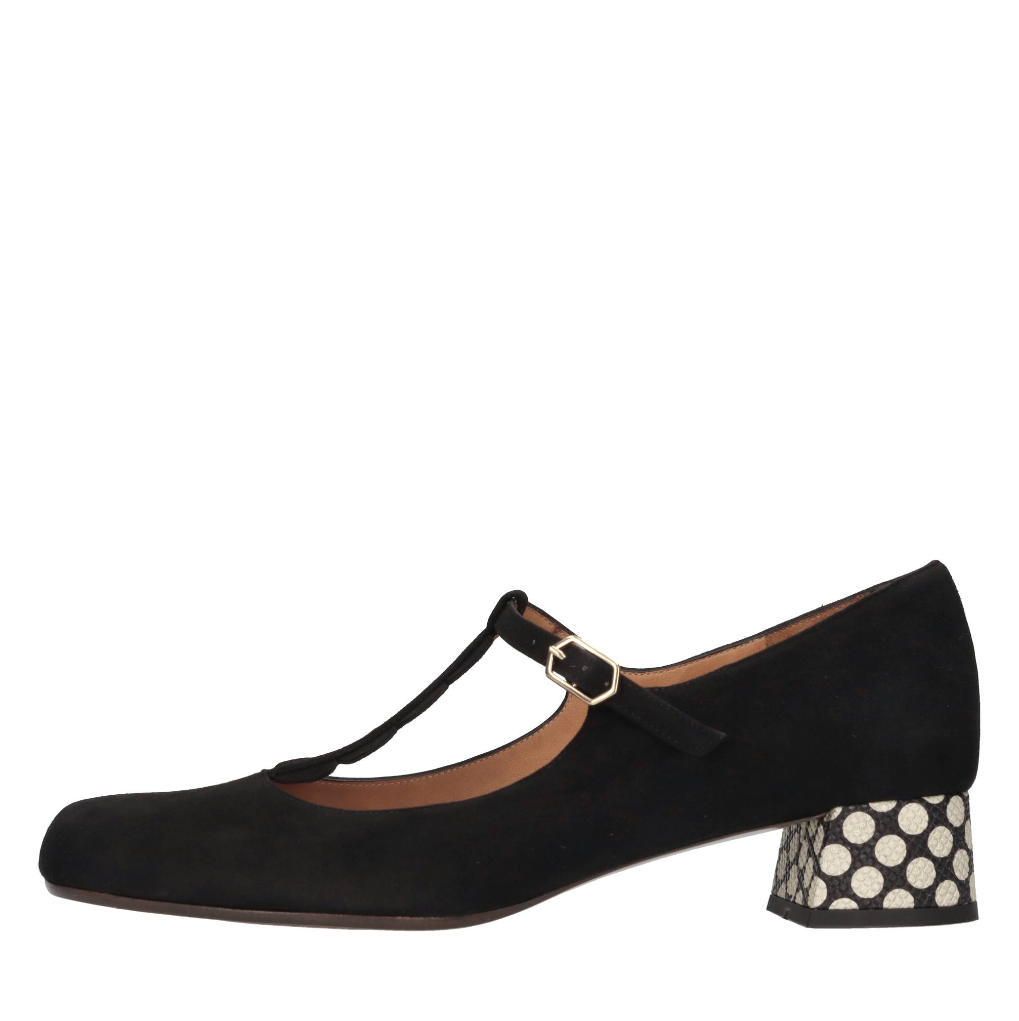 Chie Mihara Chaussures avec talon noir