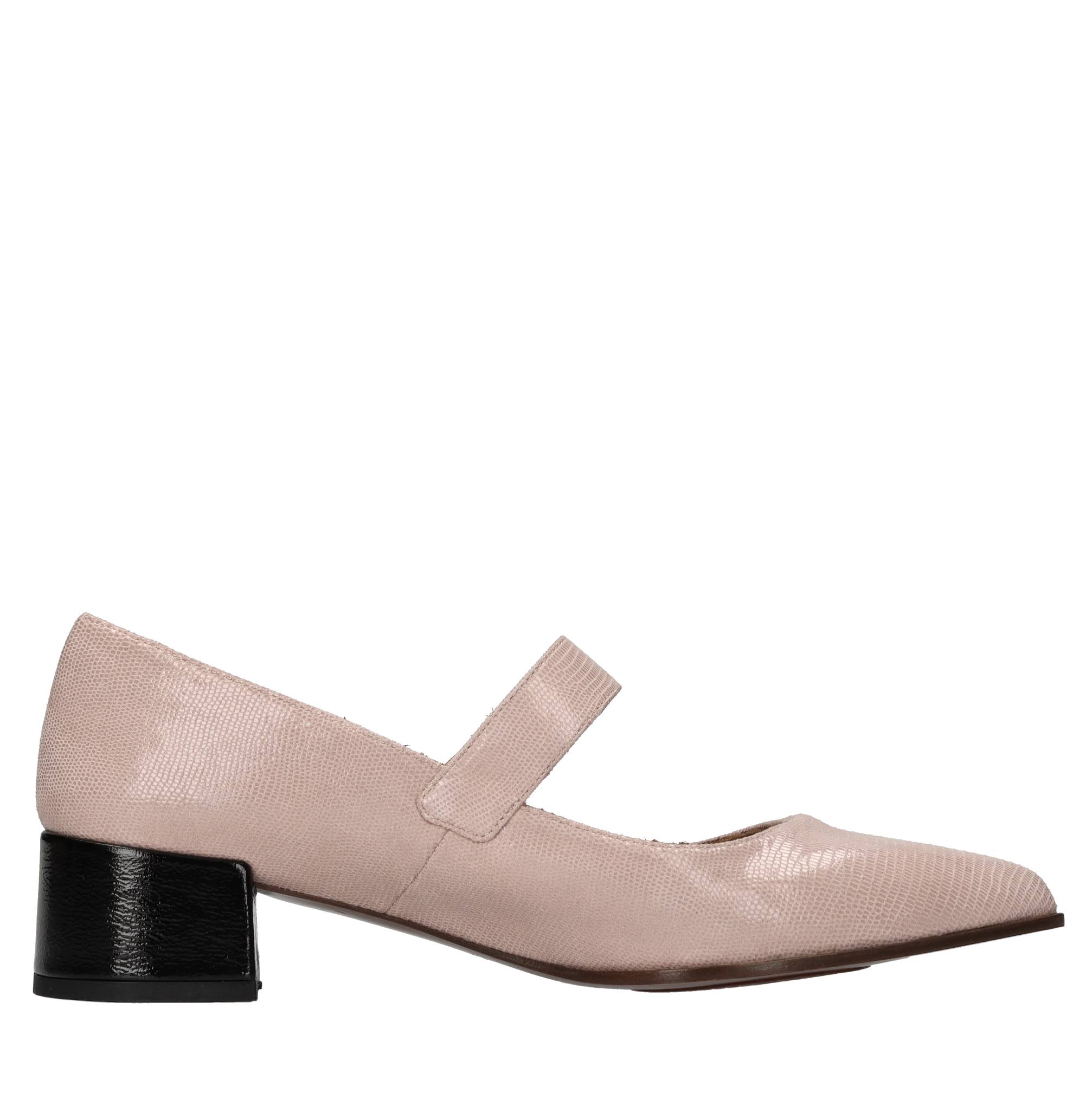 Chie Mihara Chaussures avec talon rose