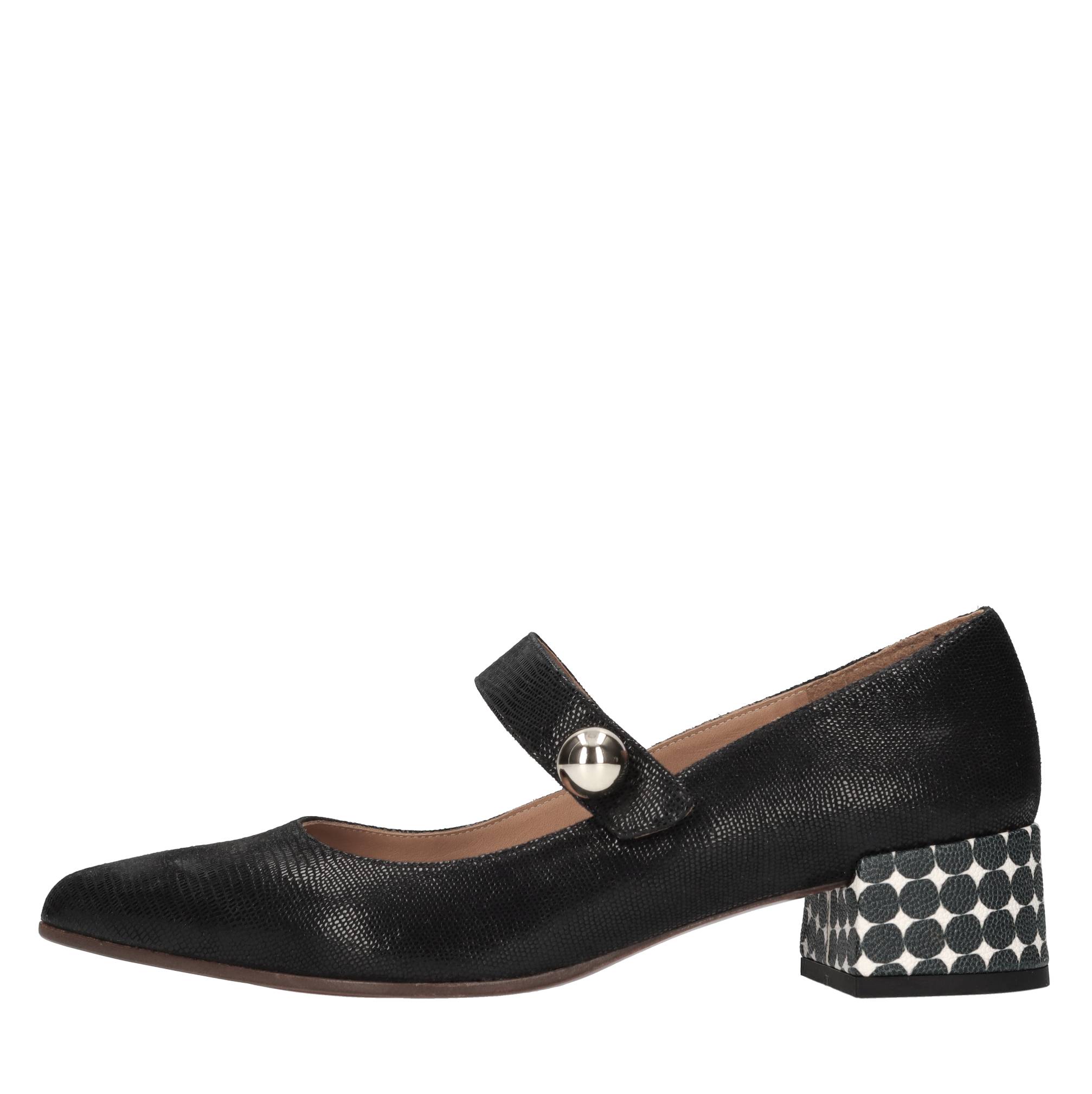 Chie Mihara Zapatos con tacón negro