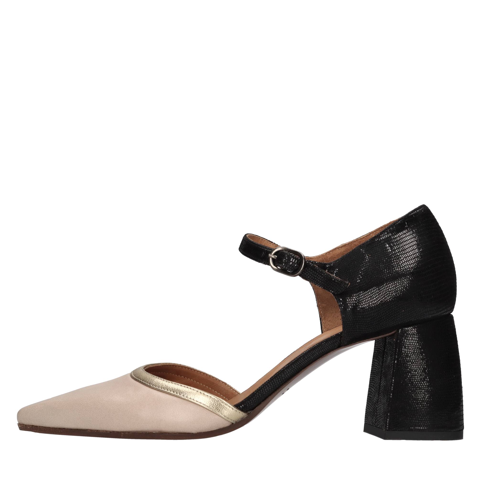 Chie Mihara With Heel