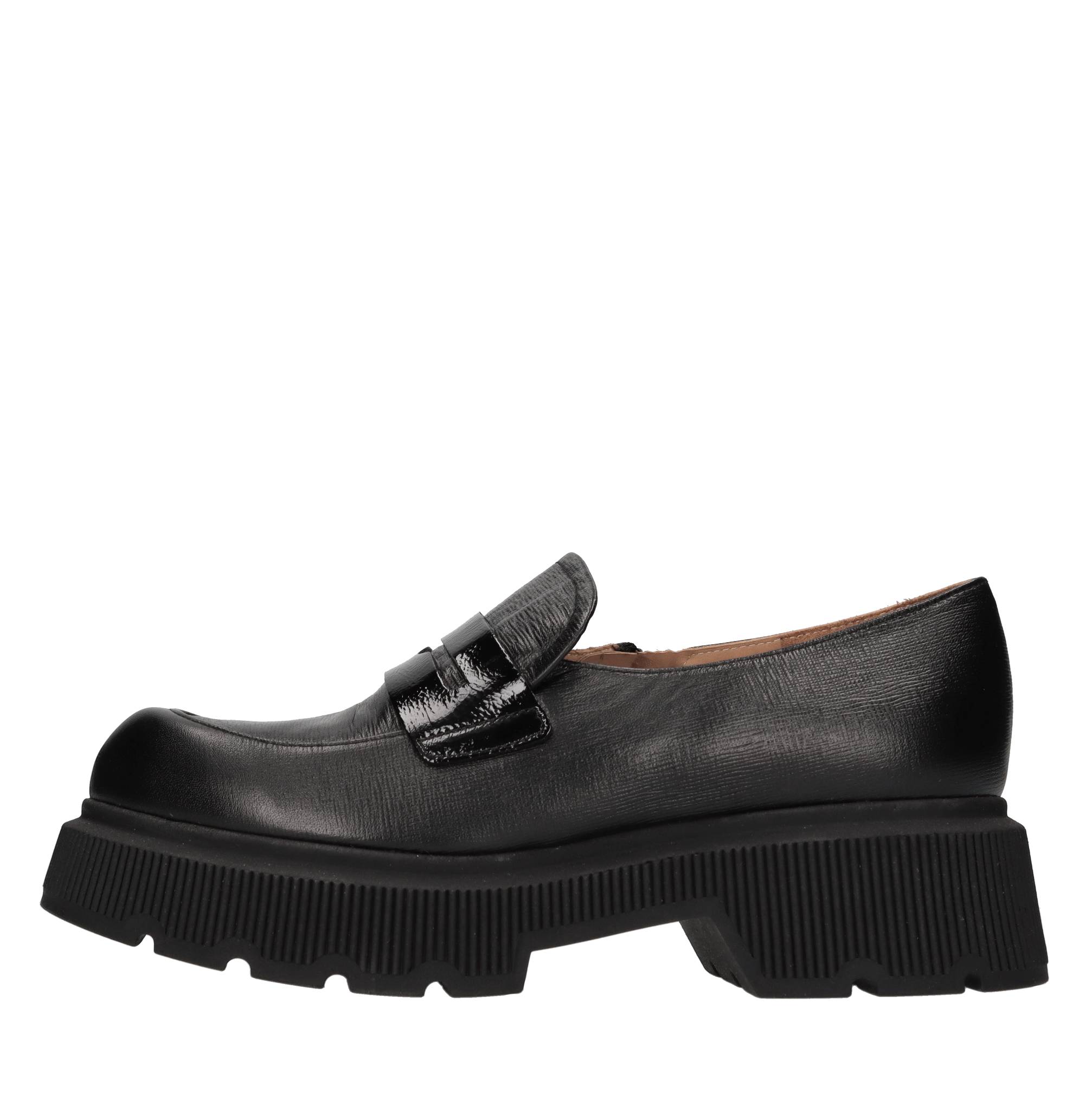 Chie Mihara Zapatos bajos Negro