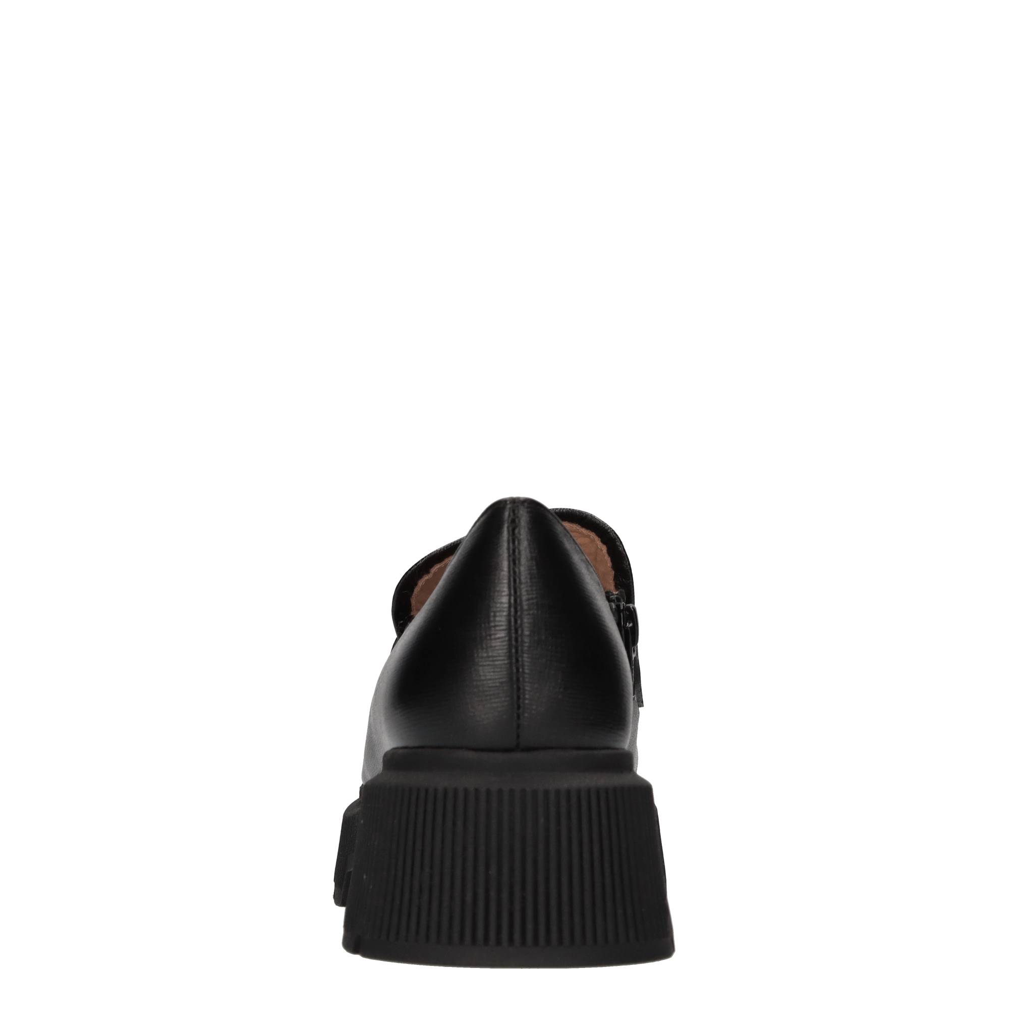 Chie Mihara Zapatos bajos Negro