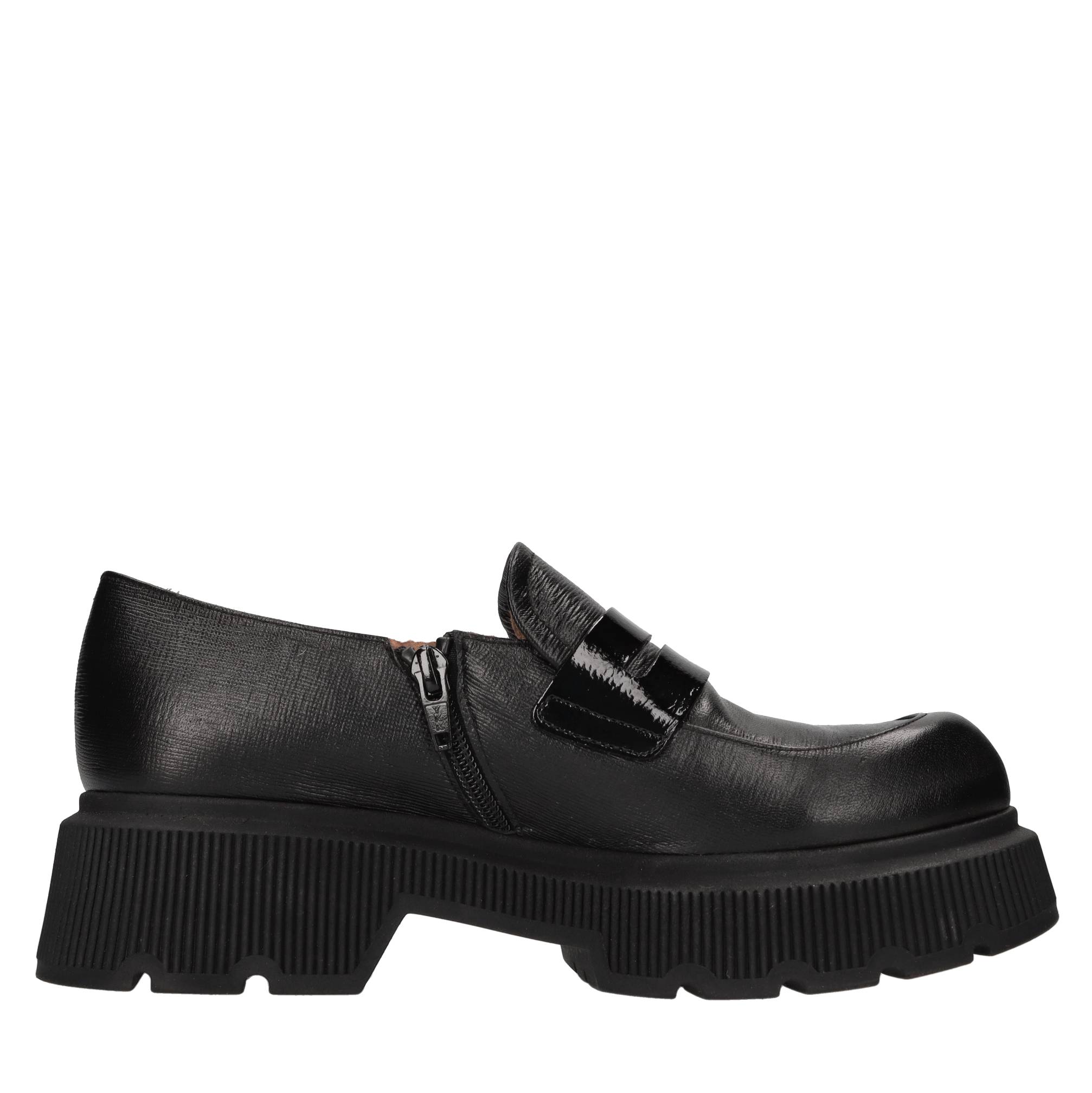 Chie Mihara Zapatos bajos Negro