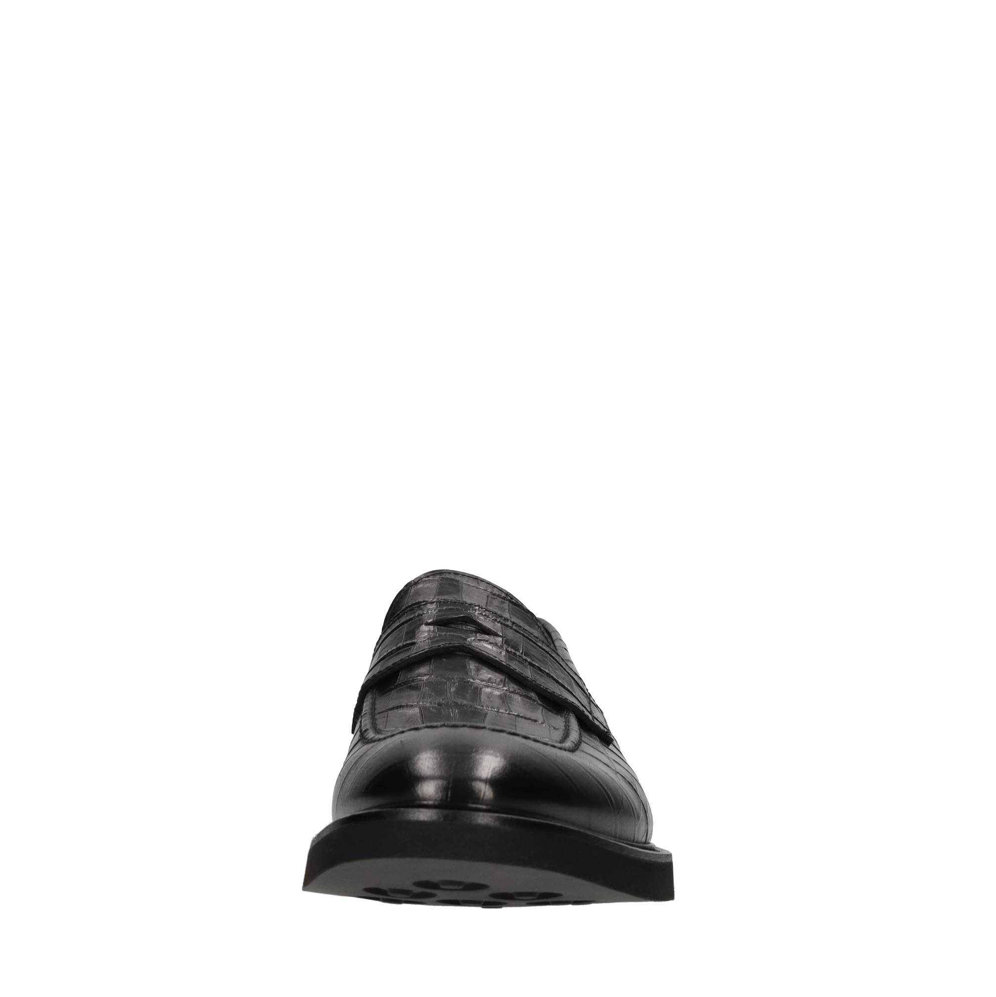 Doucal's Flat shoes