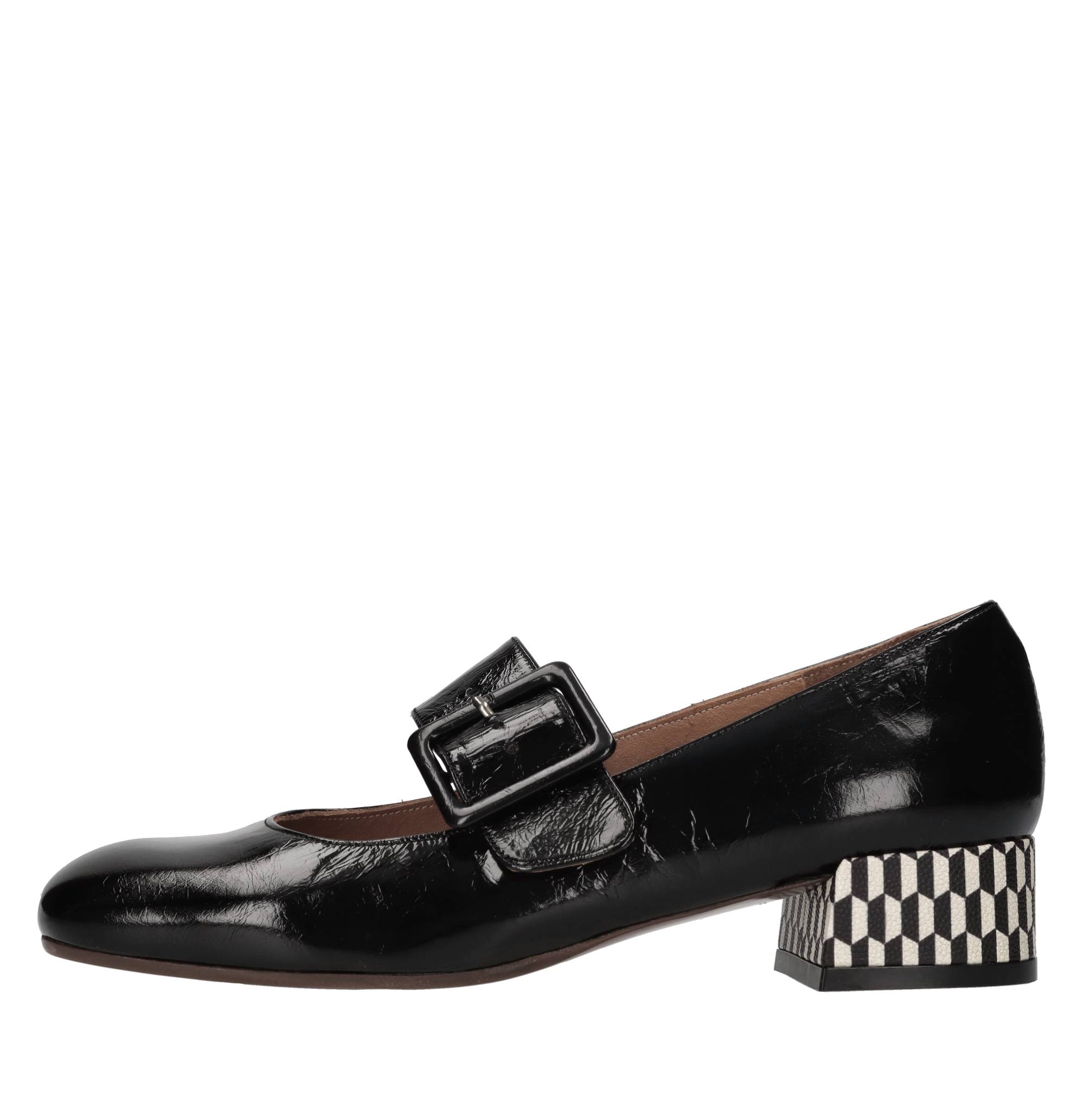 Chie Mihara Chaussures avec talon noir