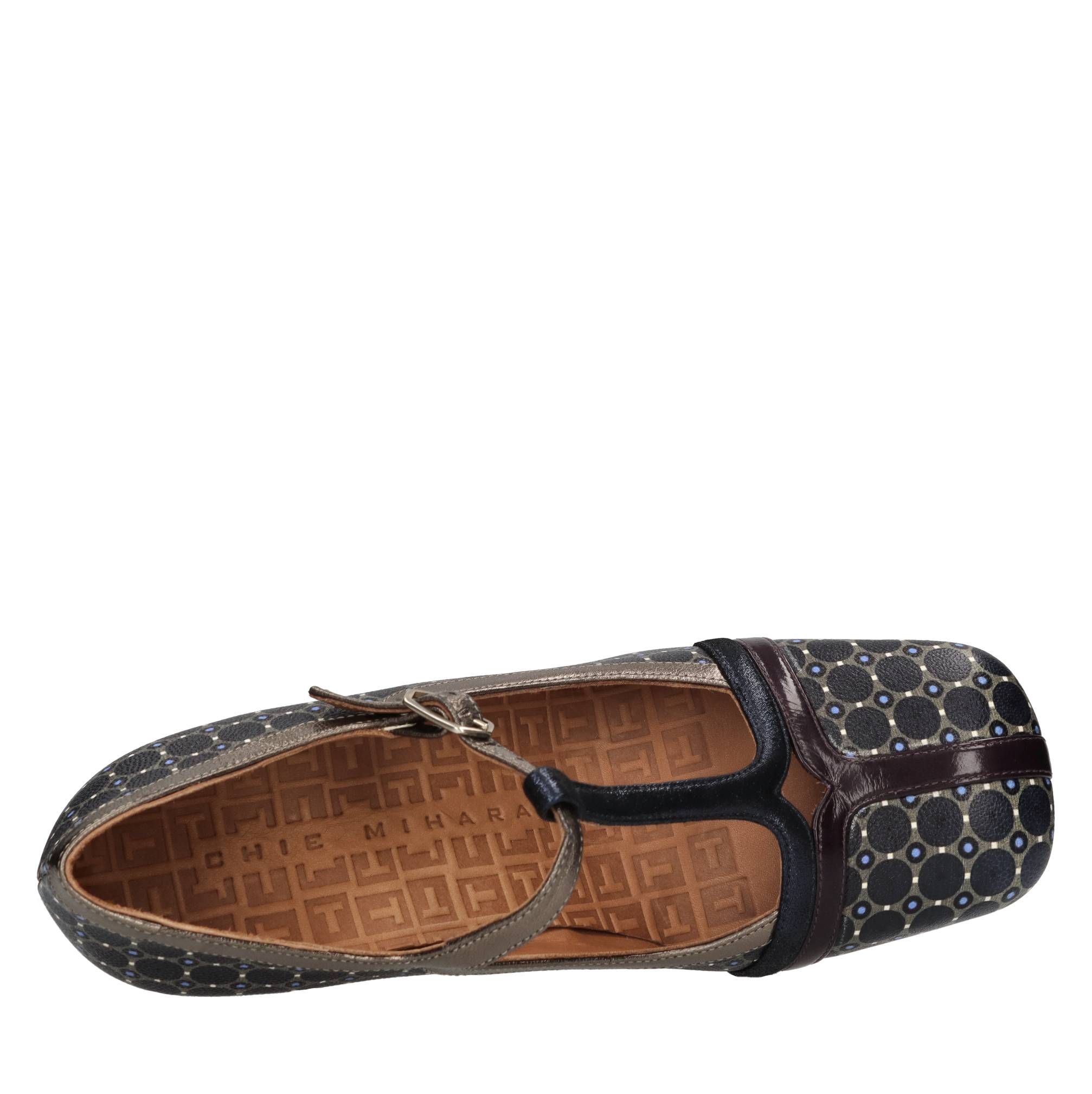 Chie Mihara With Heel