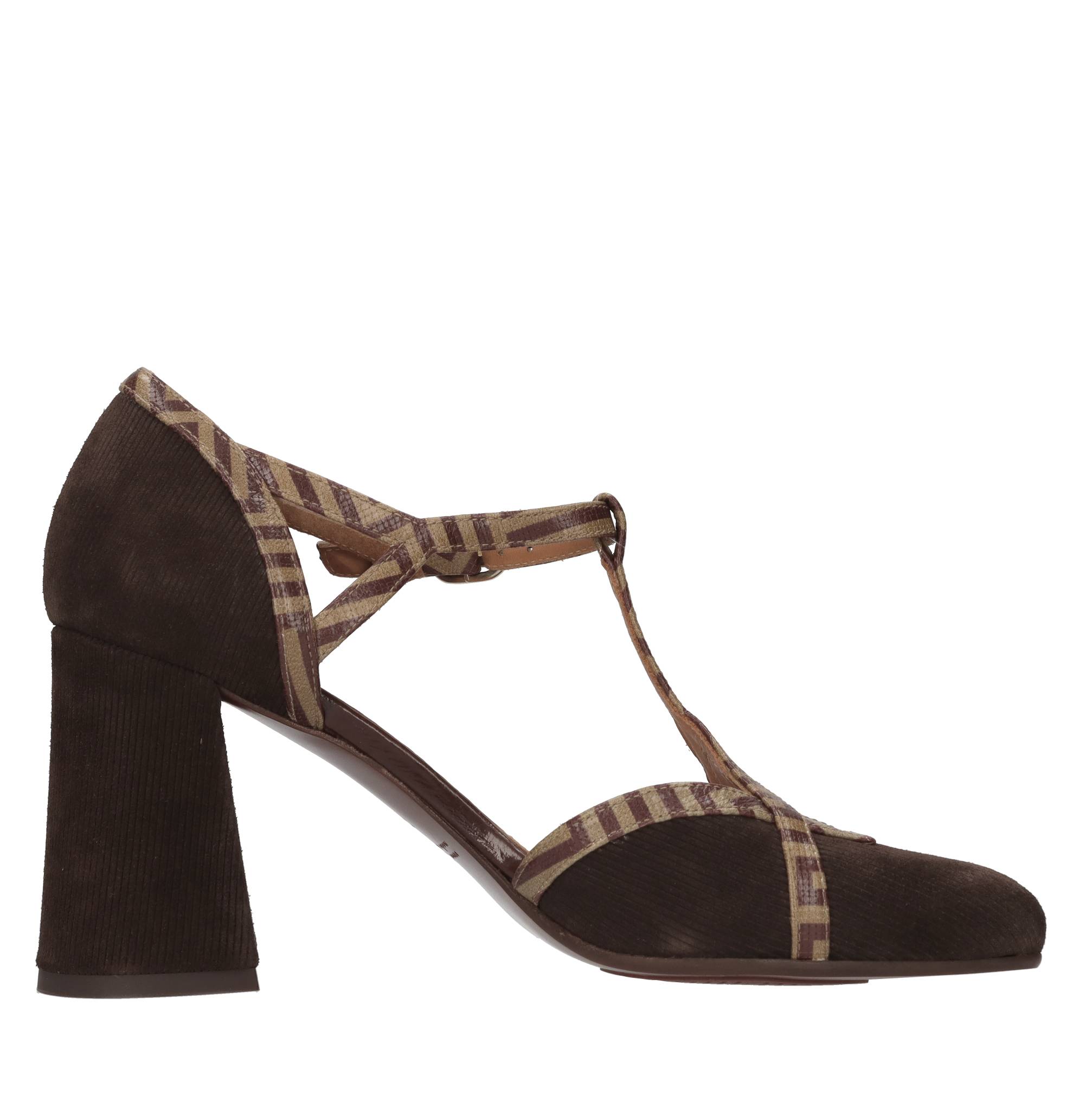 Chie Mihara Schoenen met bruine hakken