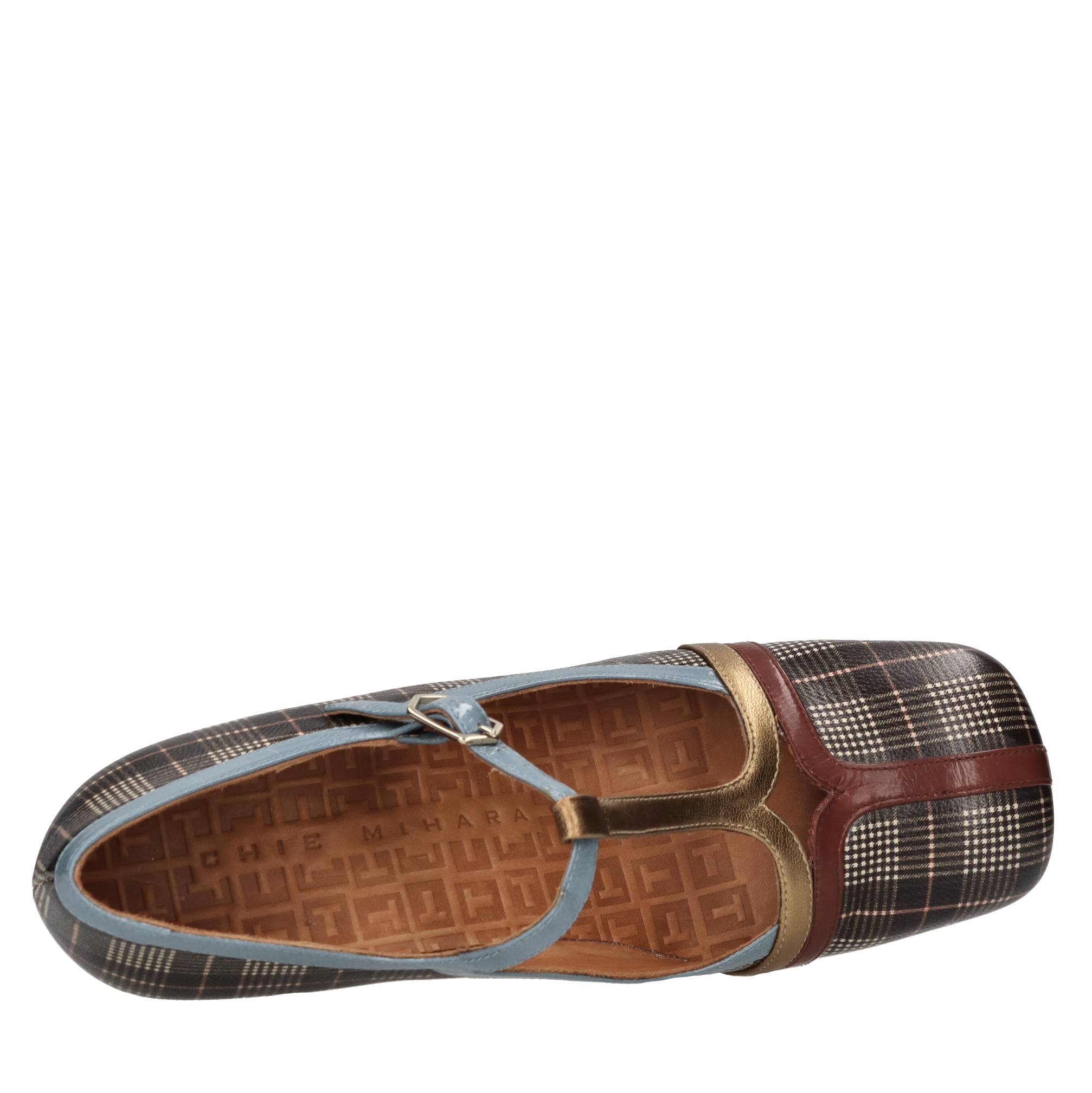 Chie Mihara With Heel