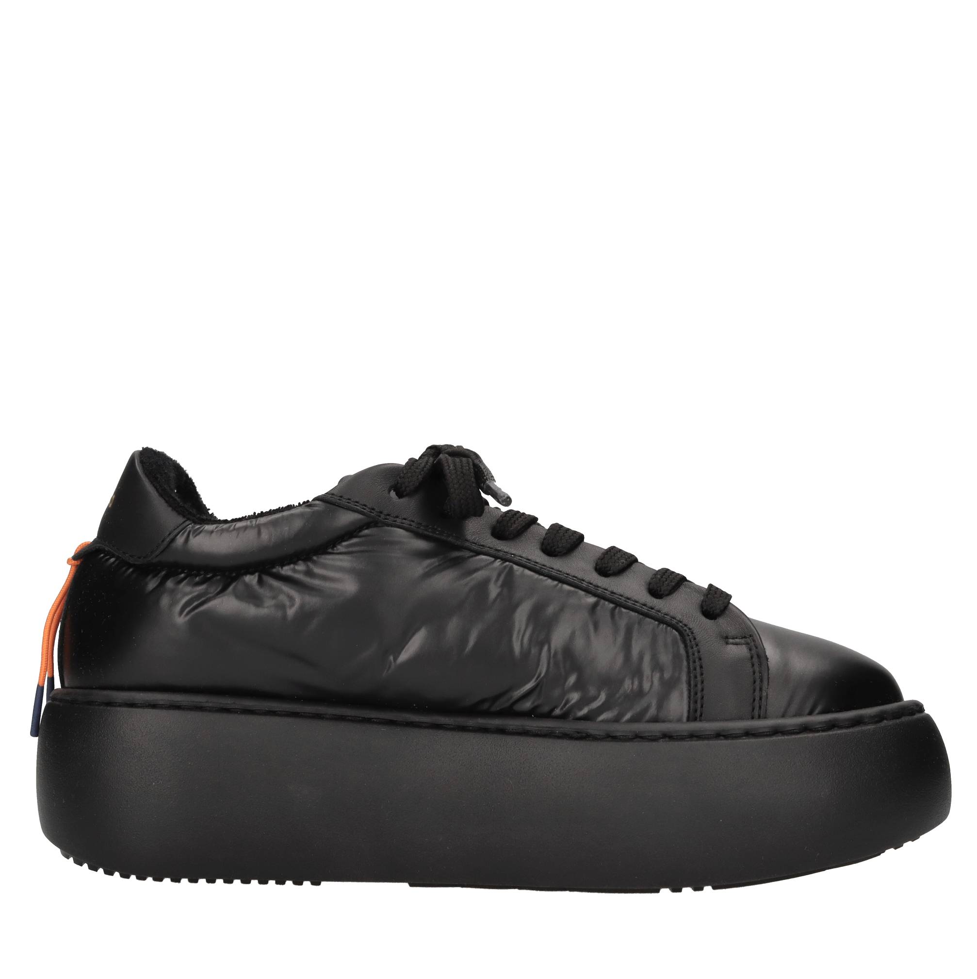 Barracuda Black Sneakers