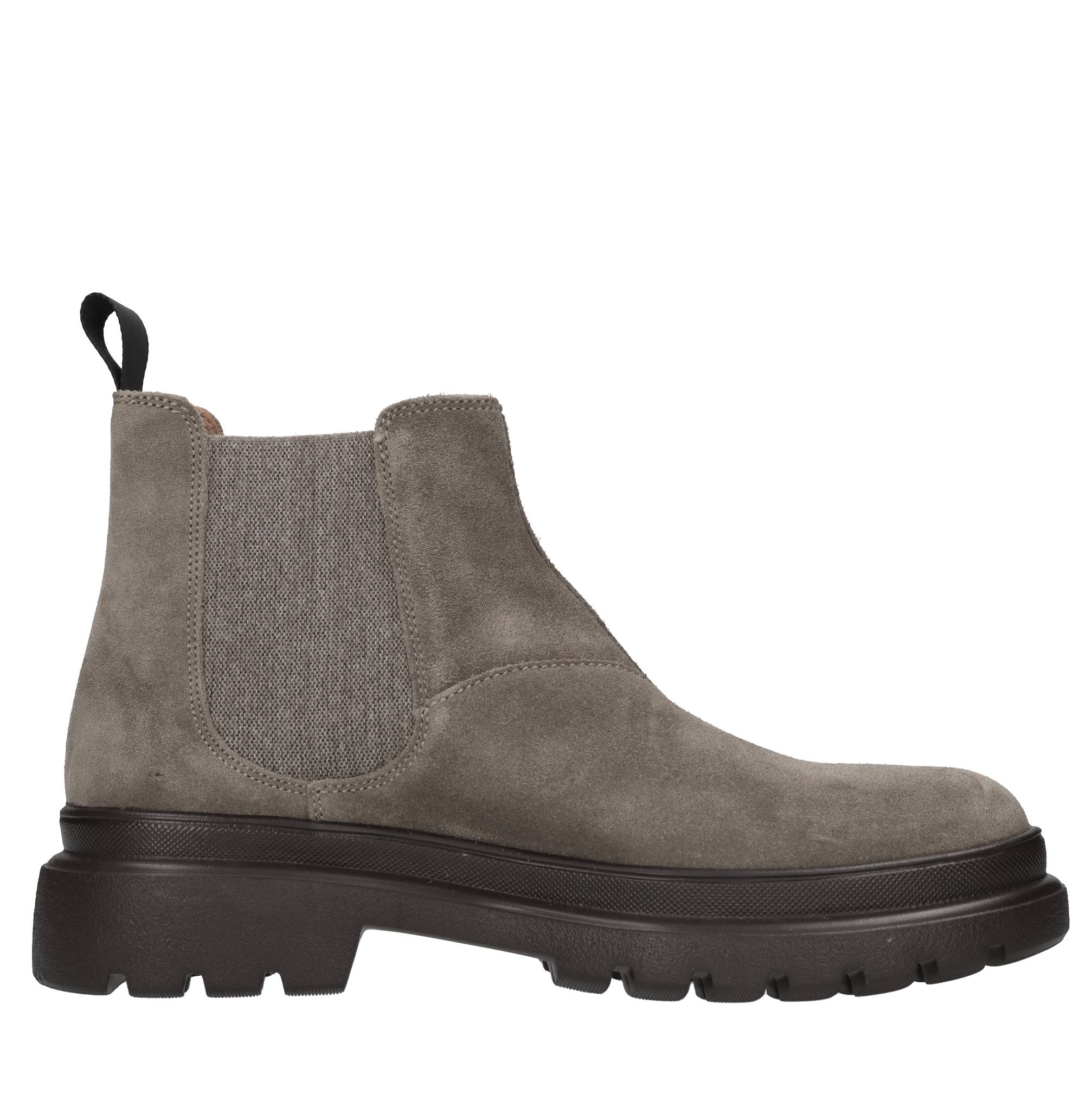 Frau Boots
