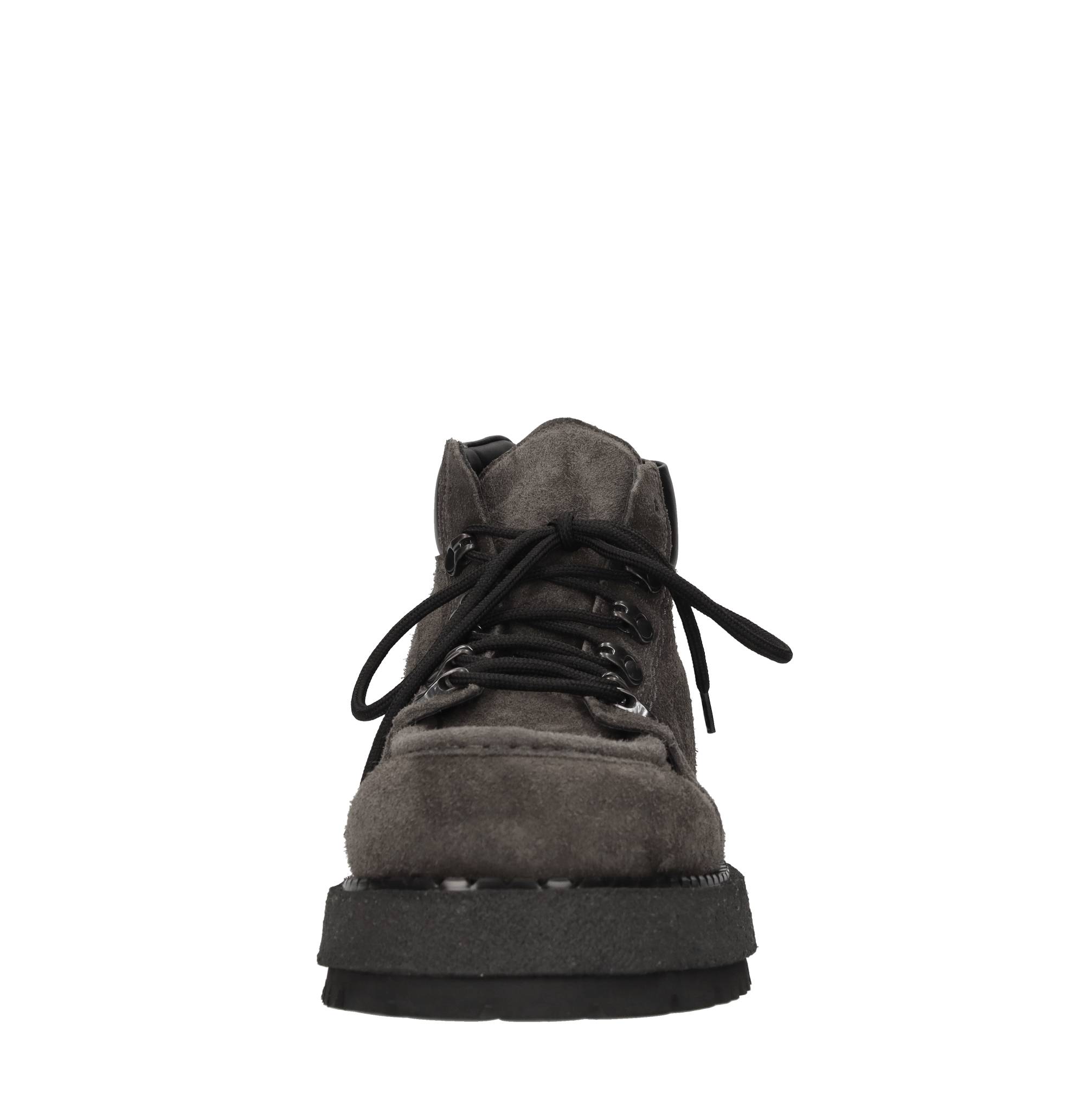 The-antipode Stiefel schwarz