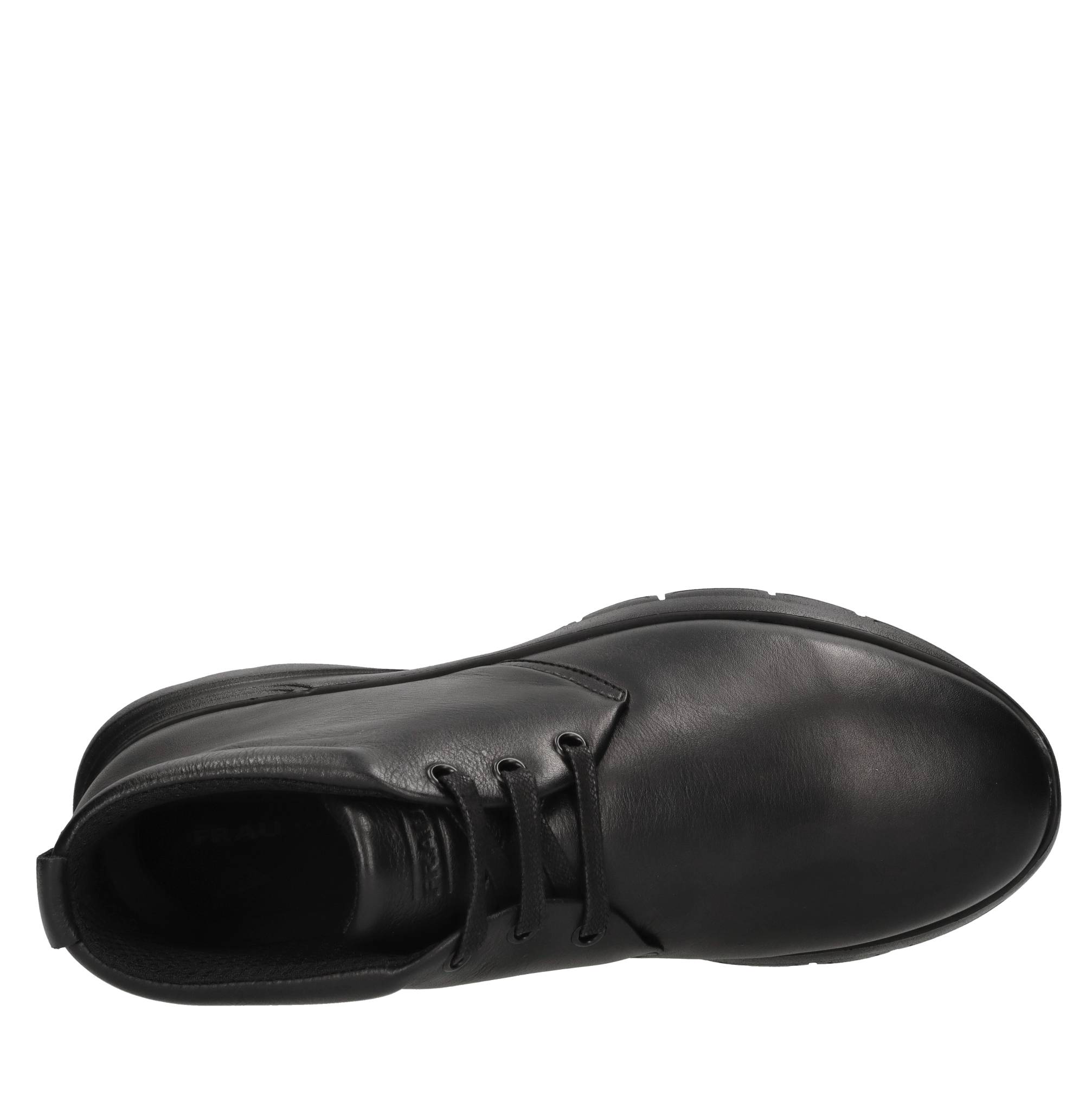 Frau Boots