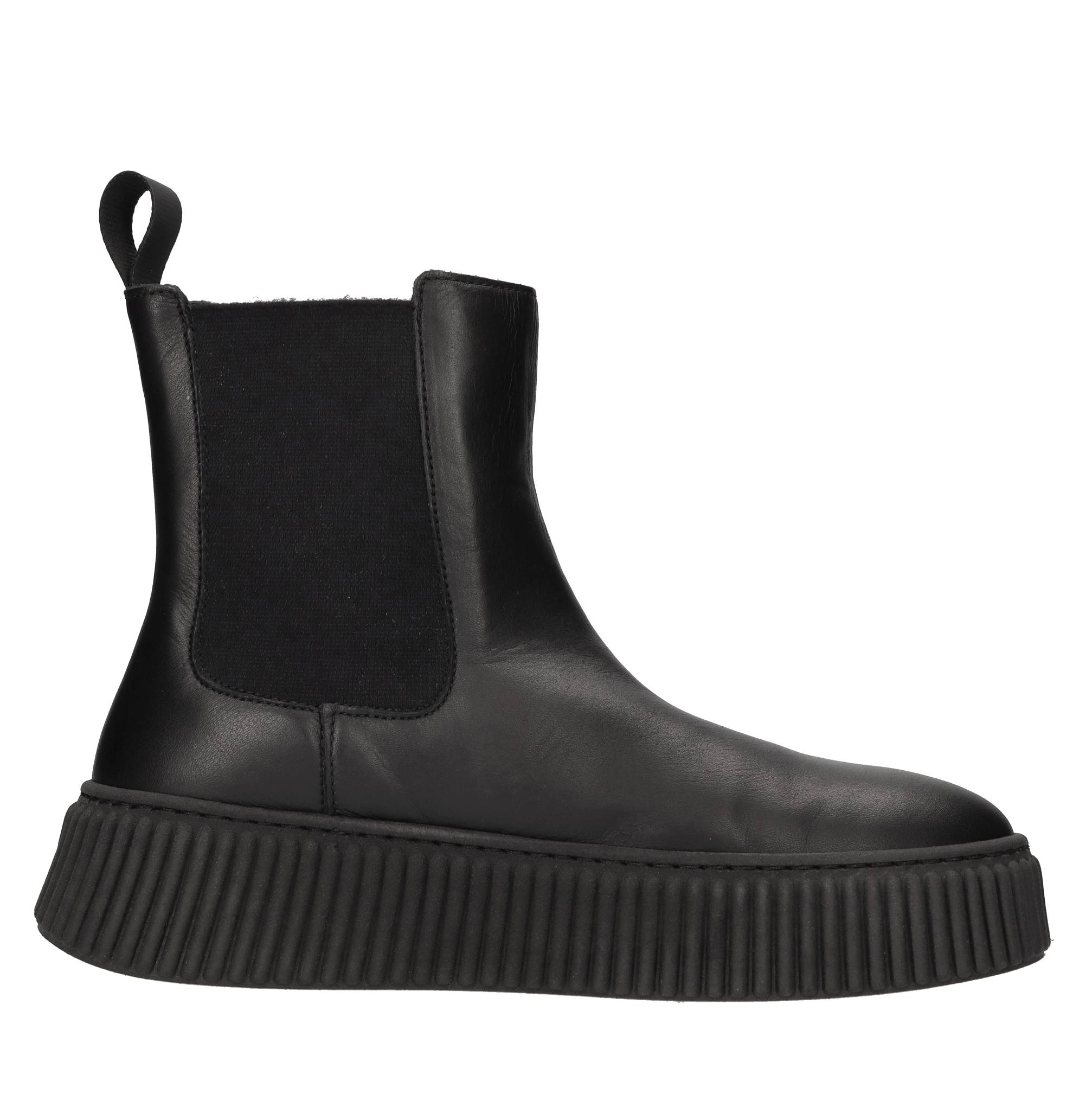 Frau Boots