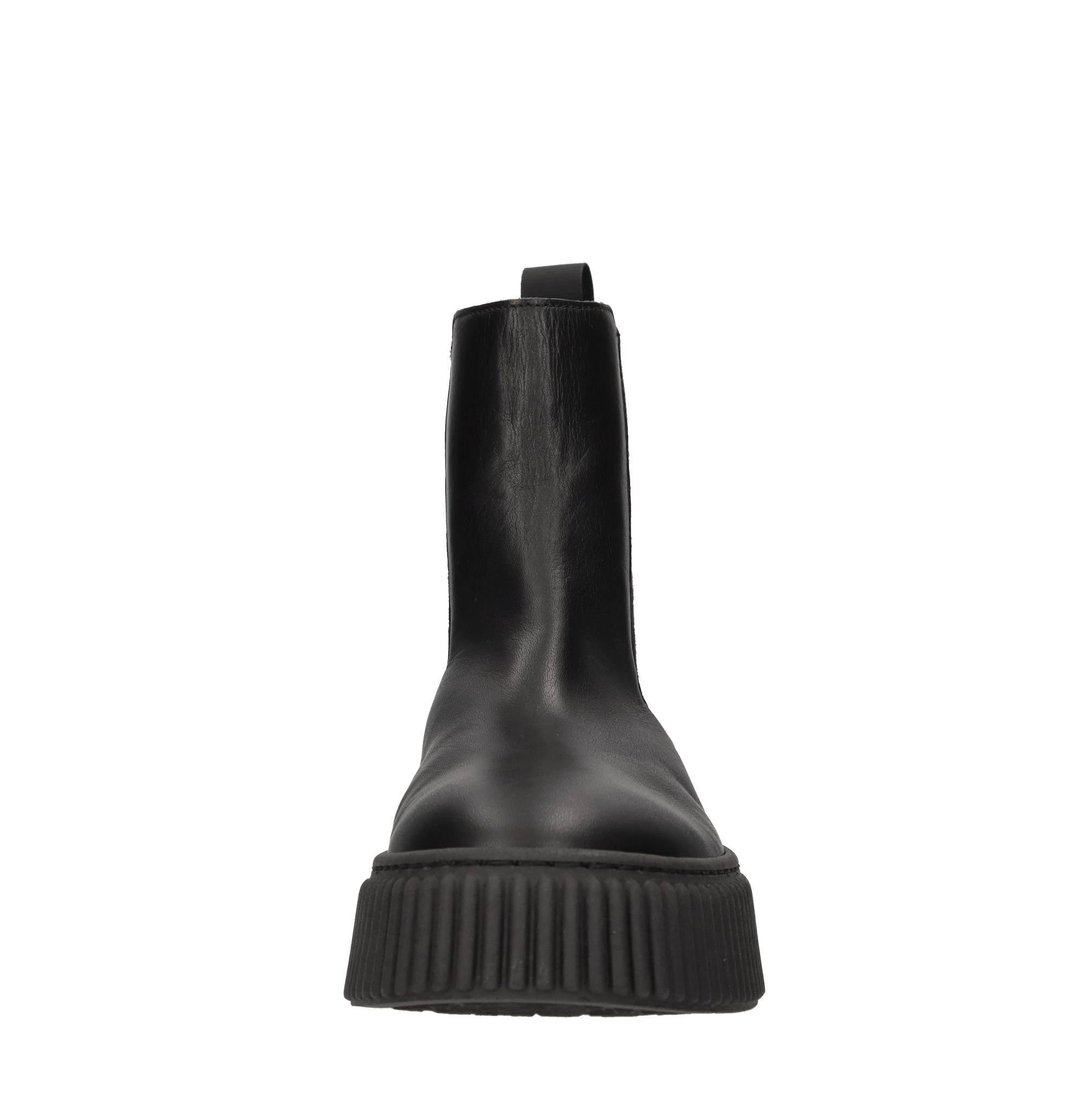 Frau Boots