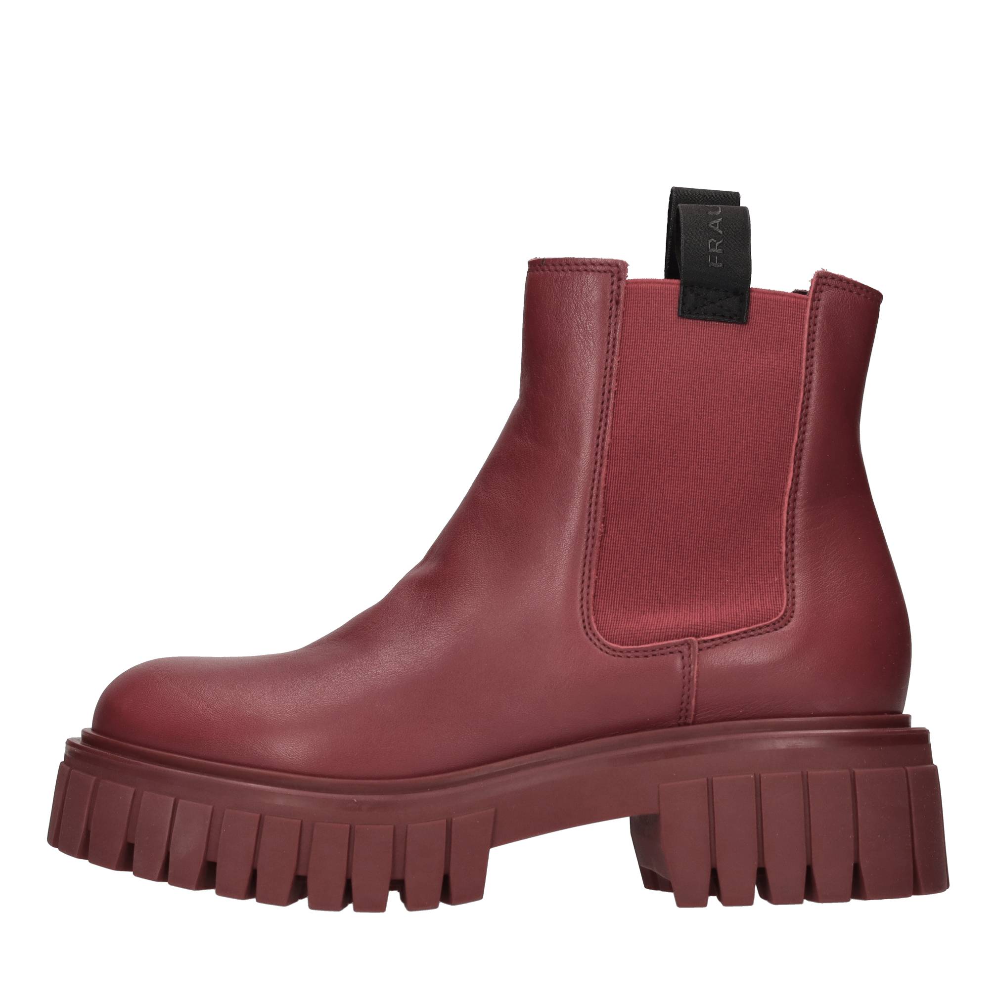 Frau Boots