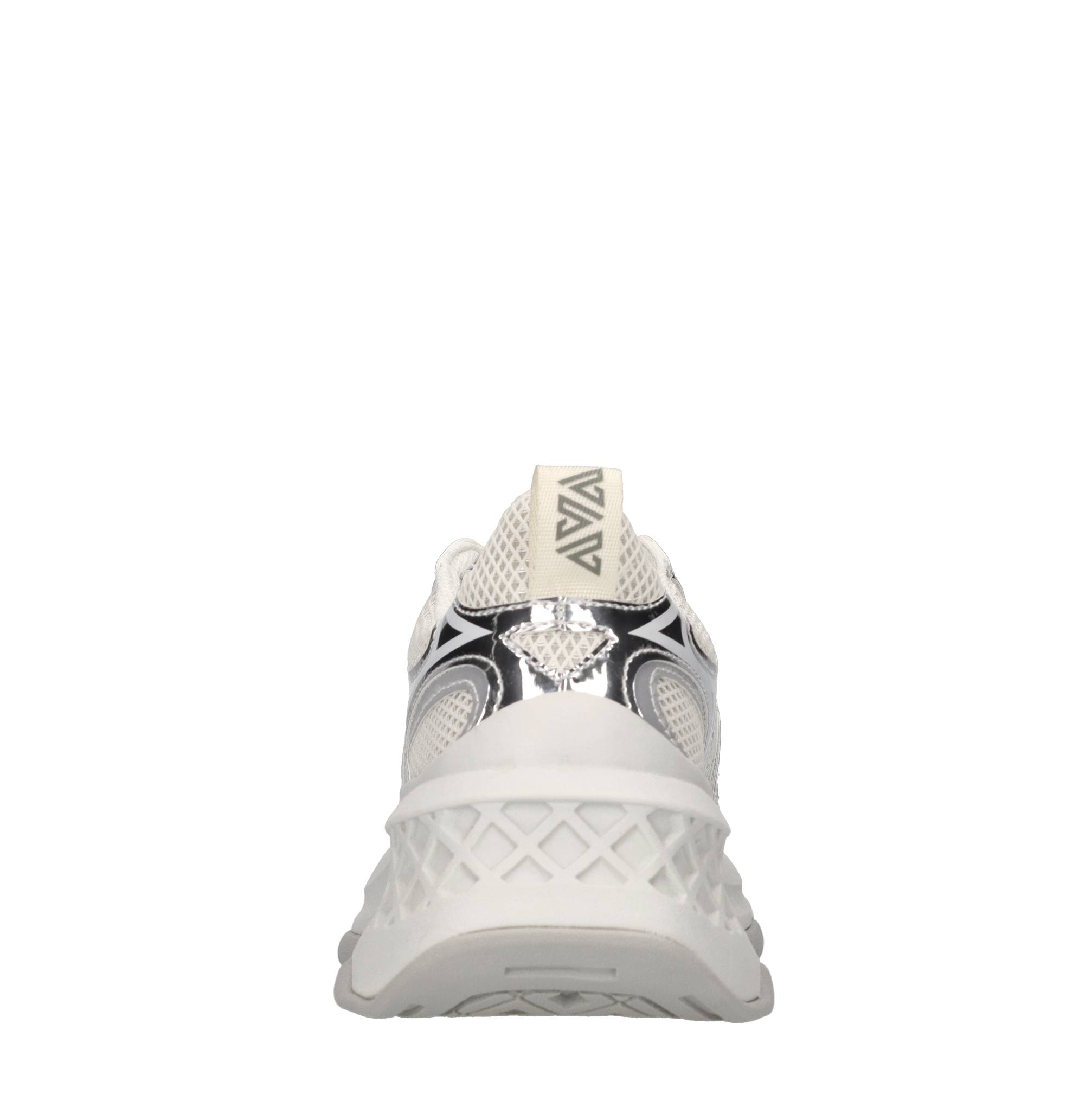 Emanuelle Vee Witte sneakers