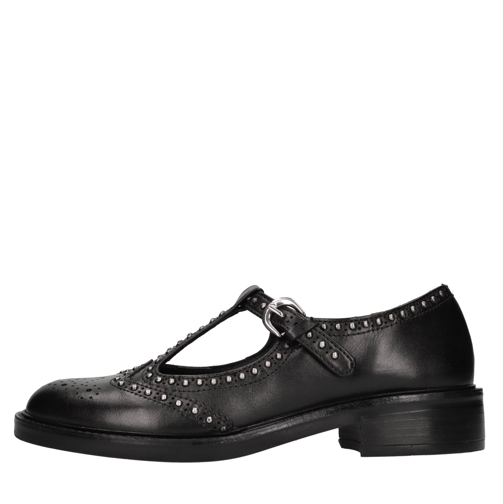 Emanuelle Vee Scarpe basse Nero