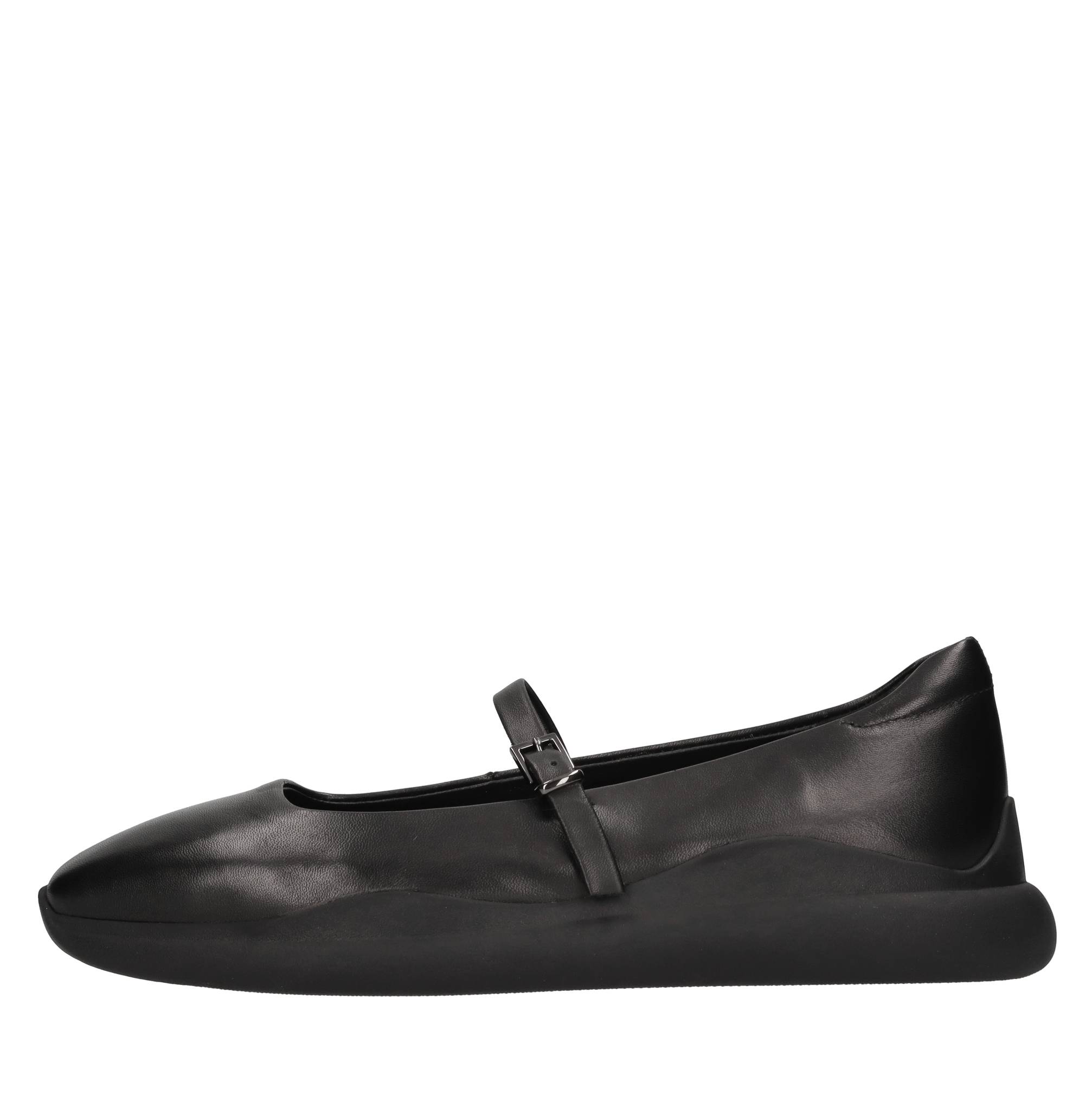 Emanuelle Vee Flat shoes