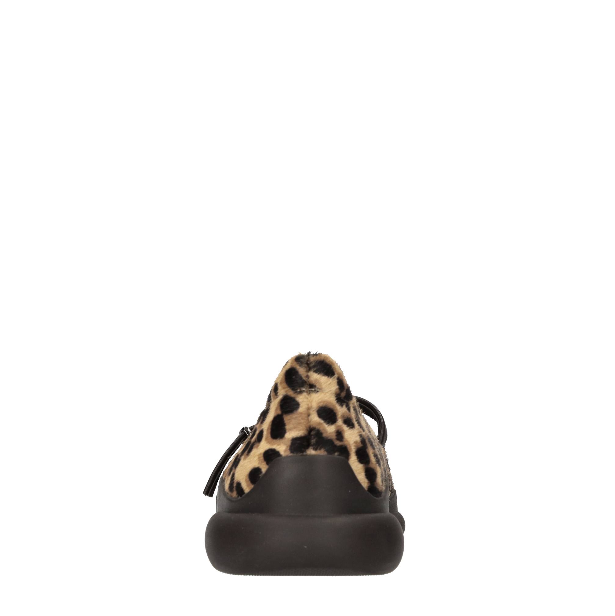 Emanuelle Vee Flat shoes