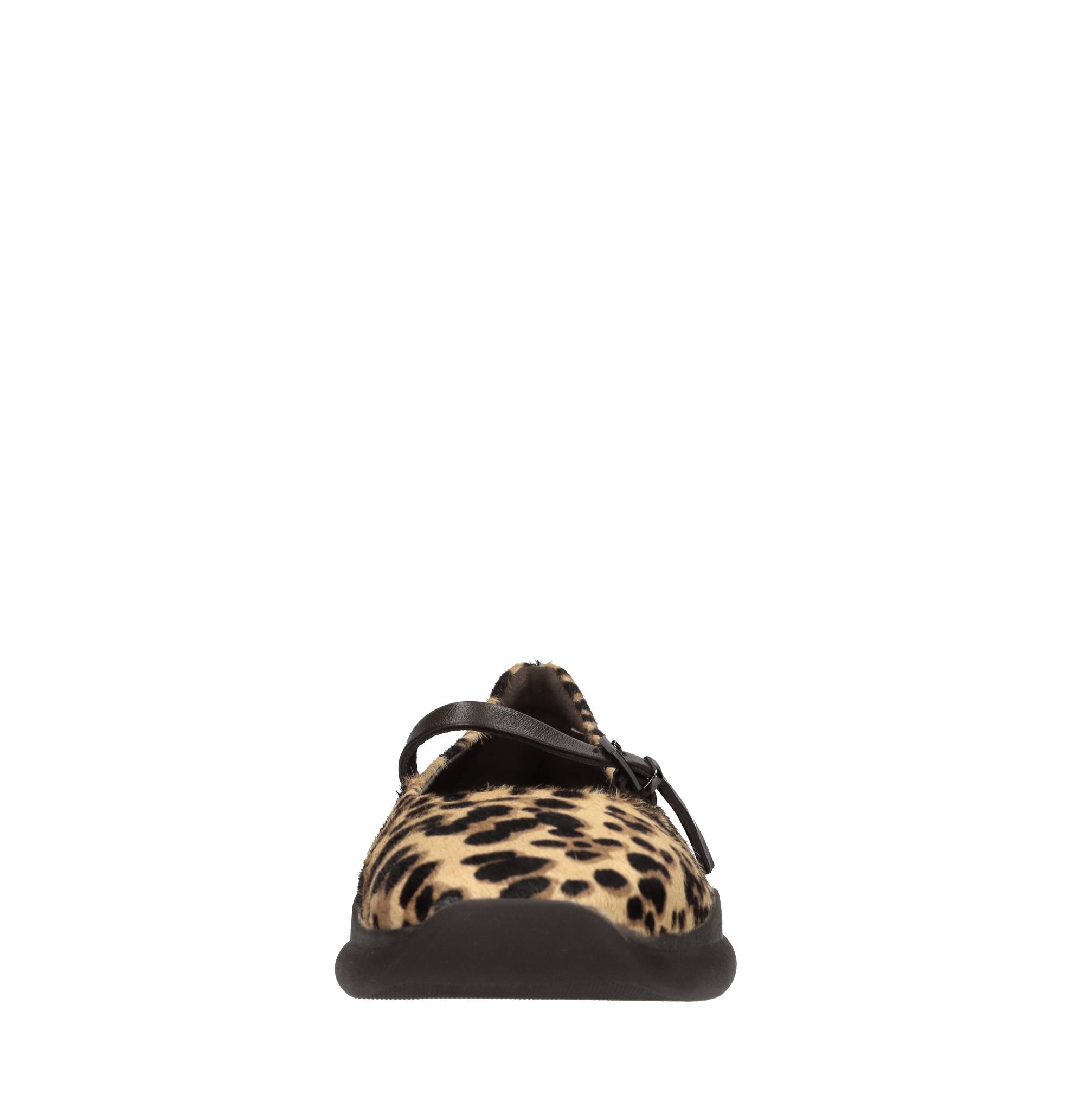 Emanuelle Vee Flat shoes
